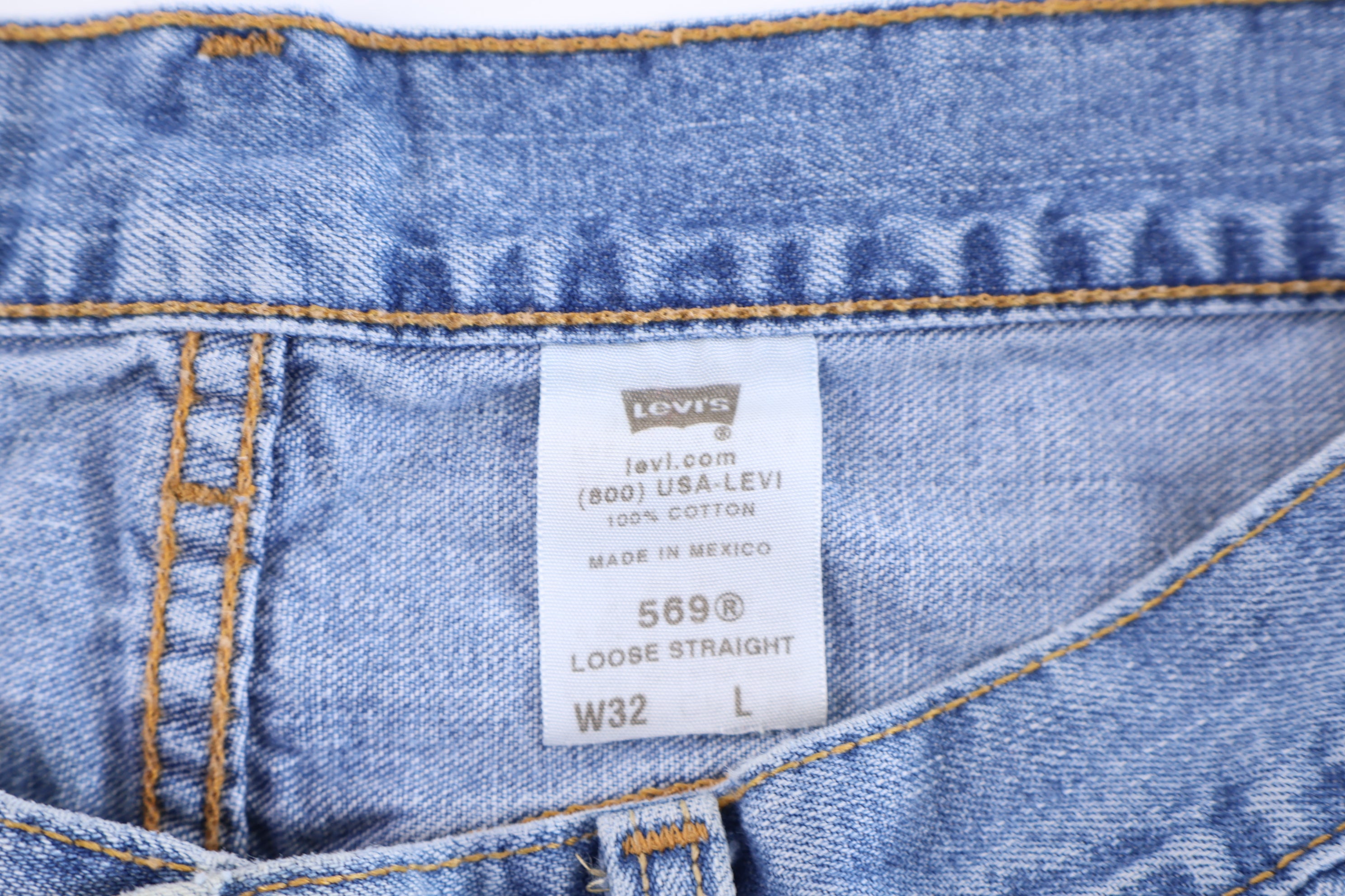 Levi's 569 Medium Wash Denim Shorts