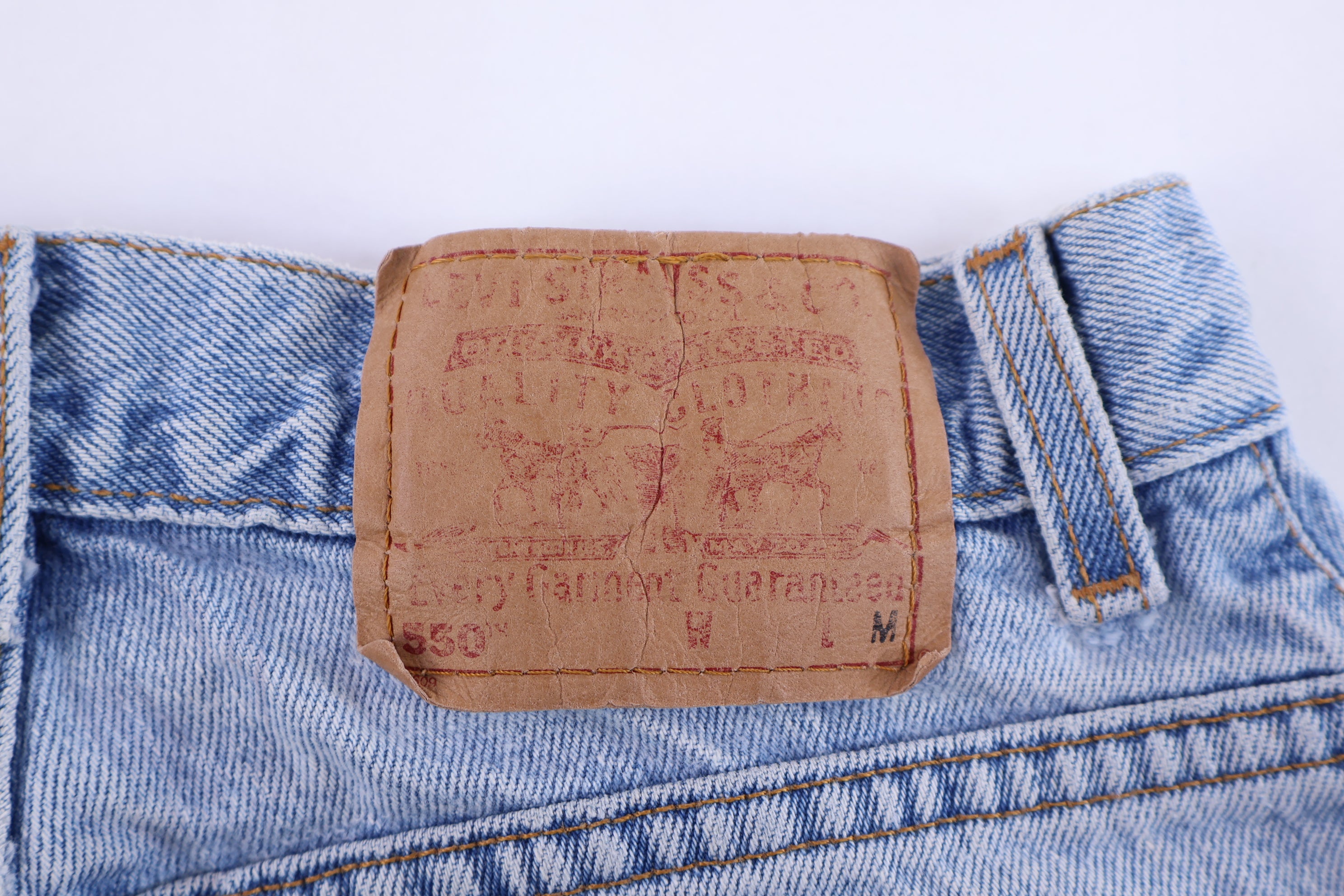 90's Levi's 550 Light Wash Denim Jeans