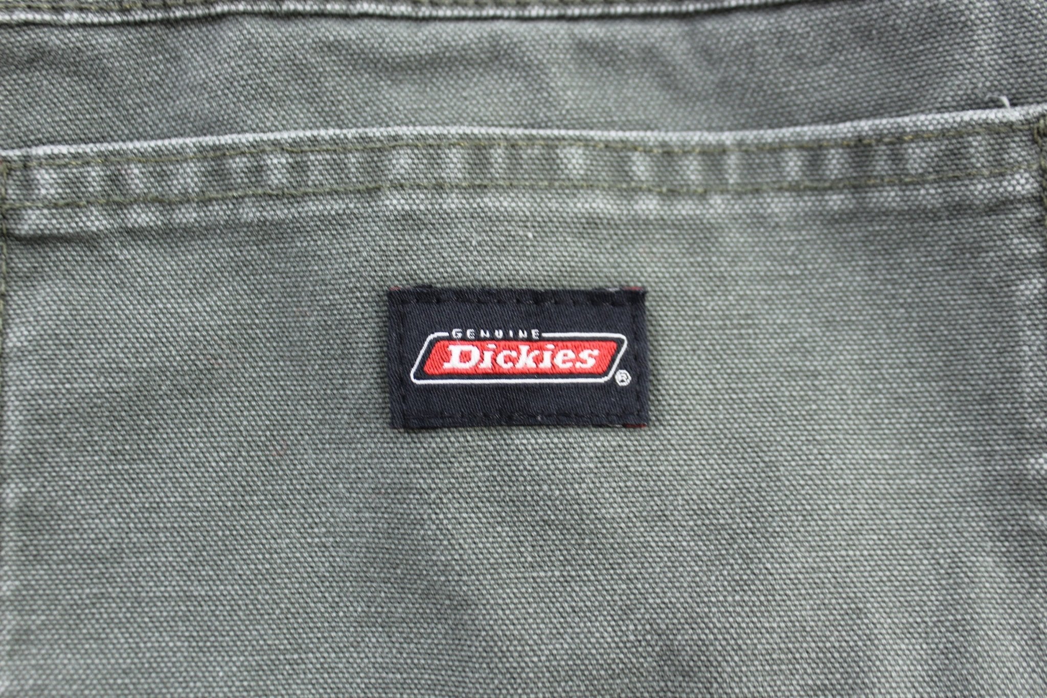 Dickie's Logo Patch Green Cargo Shorts - ThriftedThreads.com