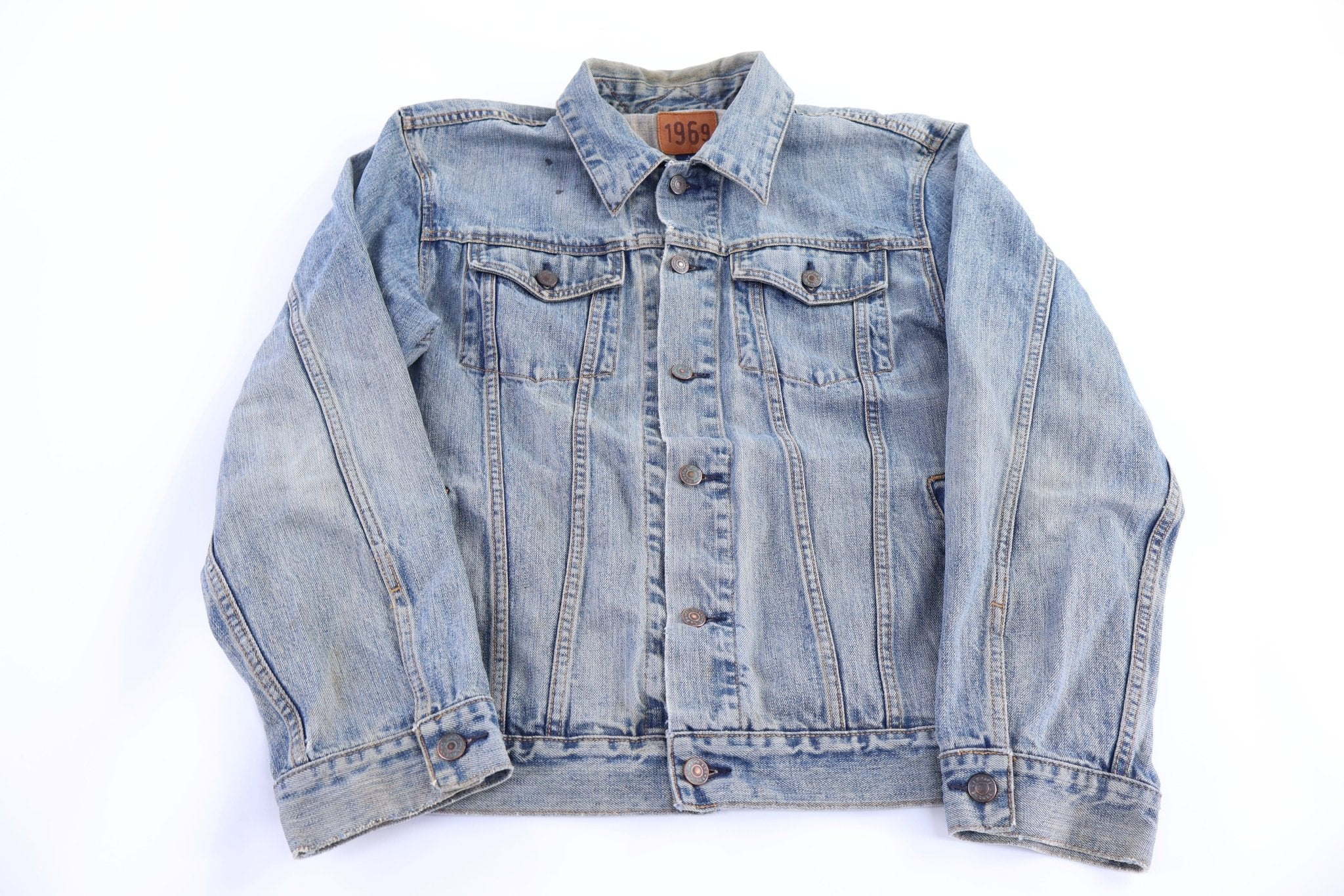 GAP Light Wash Denim Jacket - Jacket - Thrifted Threads