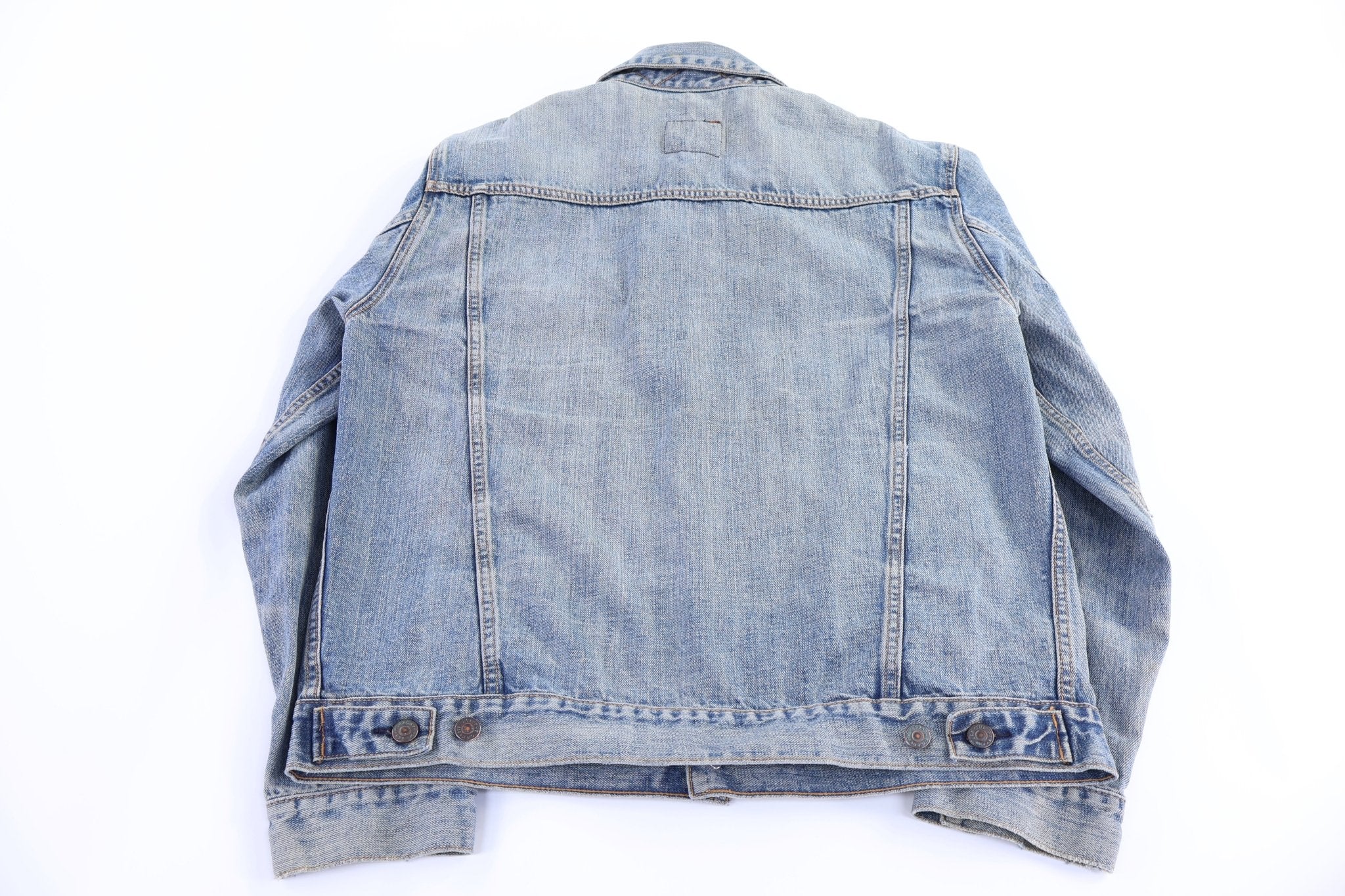 GAP Light Wash Denim Jacket - Jacket - Thrifted Threads