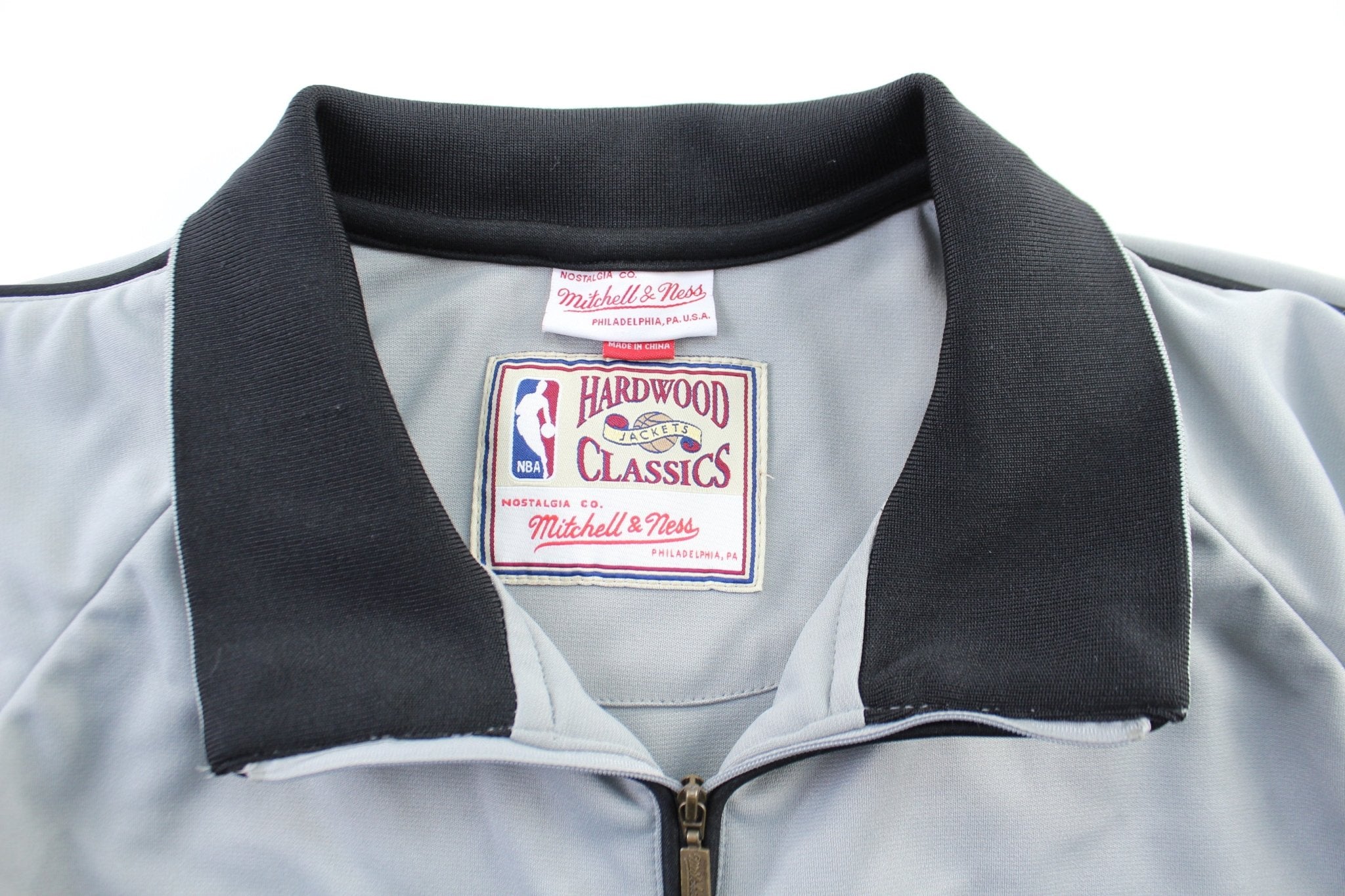 Hardwood Classic San Antonio Spurs Black & Grey Zip Up Jacket - ThriftedThreads.com