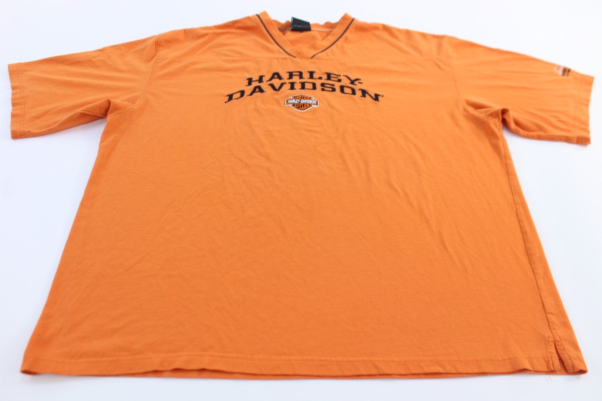 Harley Davidson Motorcycles Embroidered Sacramento, California T-Shirt - ThriftedThreads.com