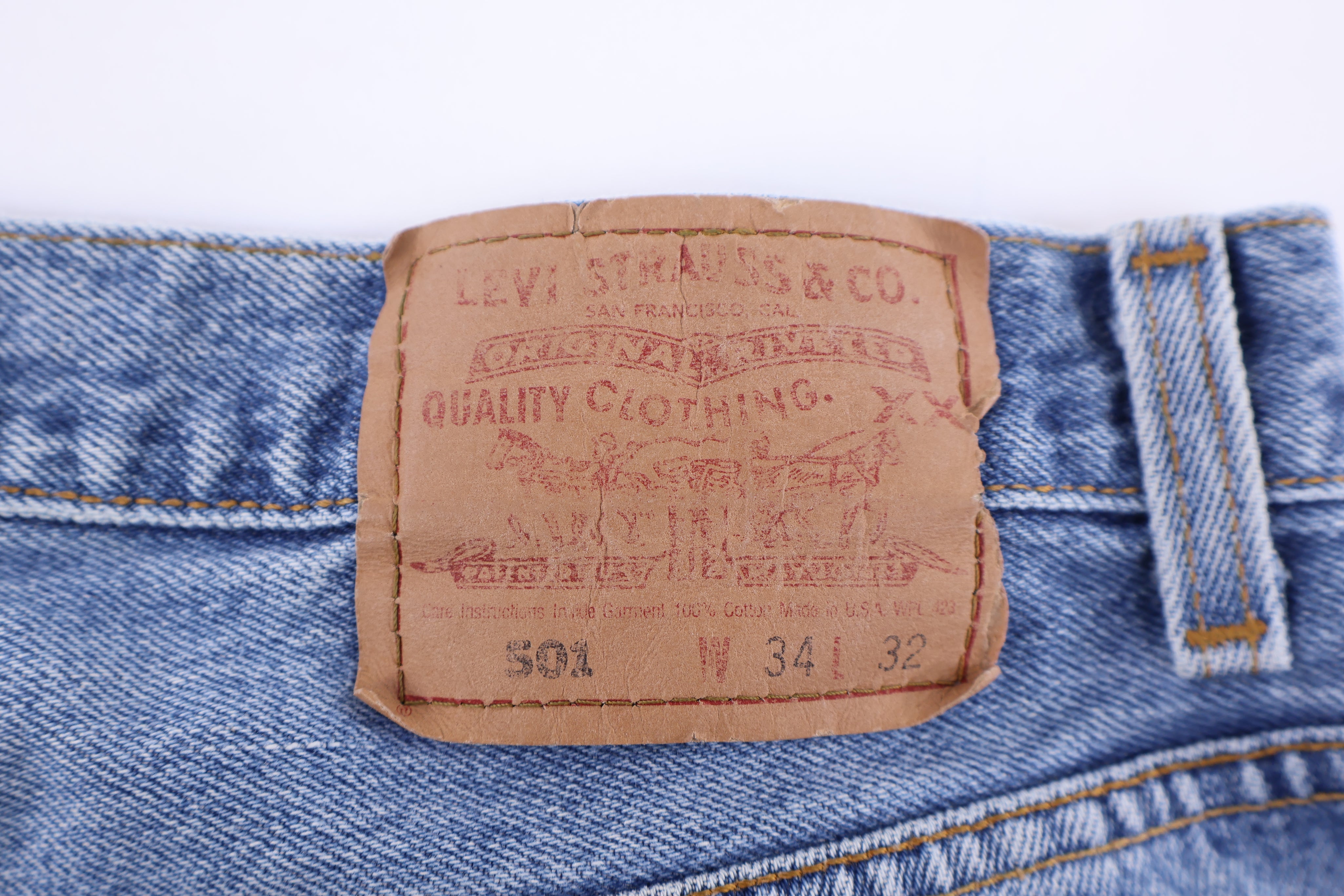 Levi's 501 Medium Wash Denim Jeans - Pants - Thrifted Threads