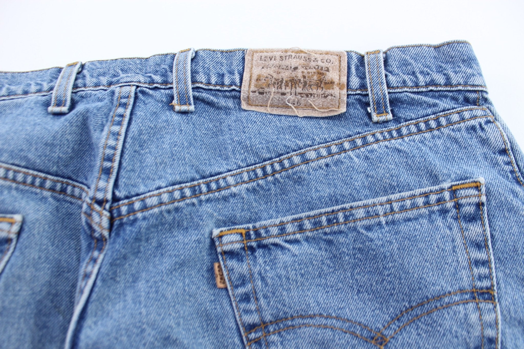 Levi's 546 Denim Jeans - ThriftedThreads.com
