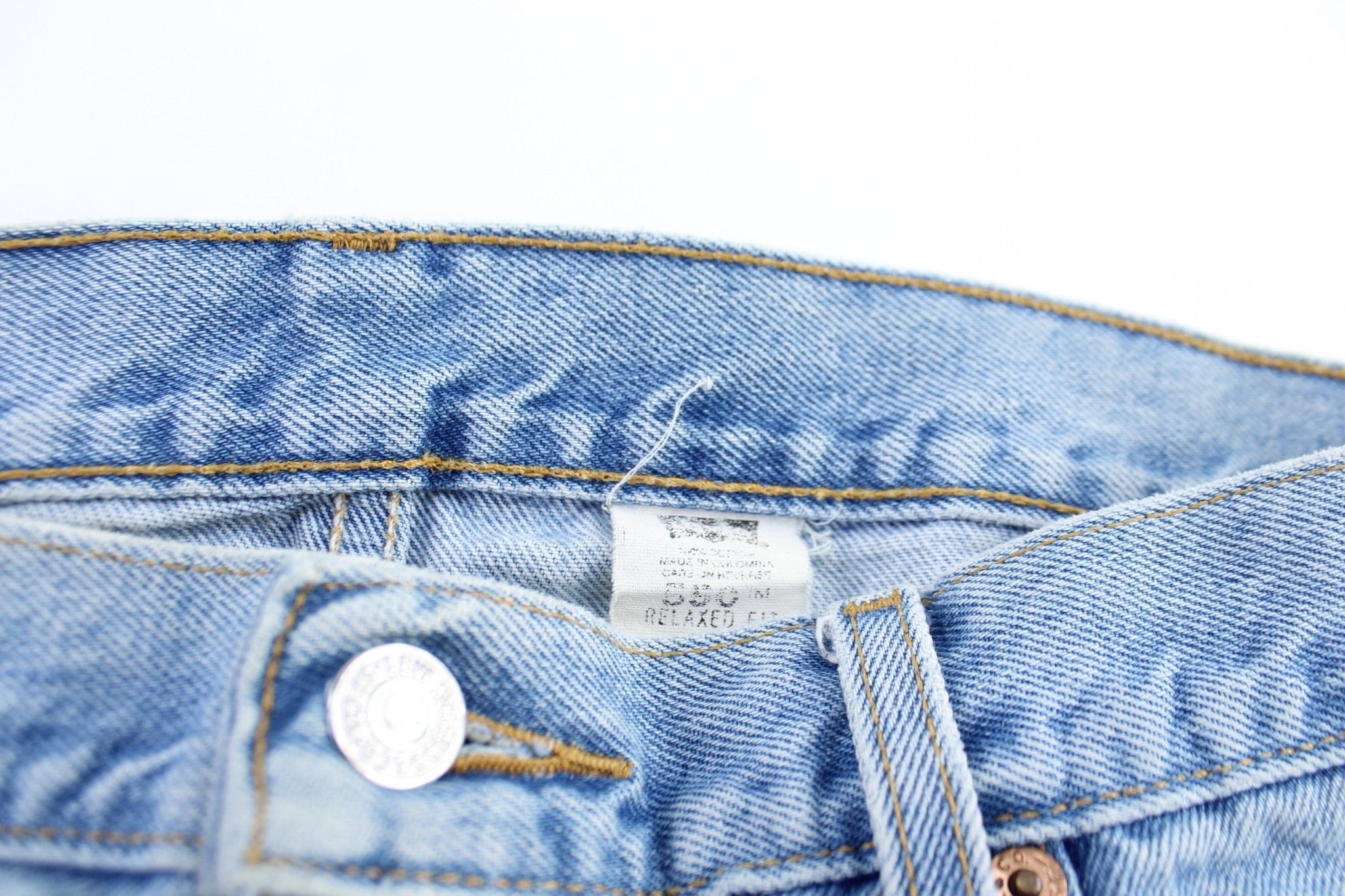 Levi's 550 Light Wash Denim Jeans - Pants/Shorts - Thrifted Threads