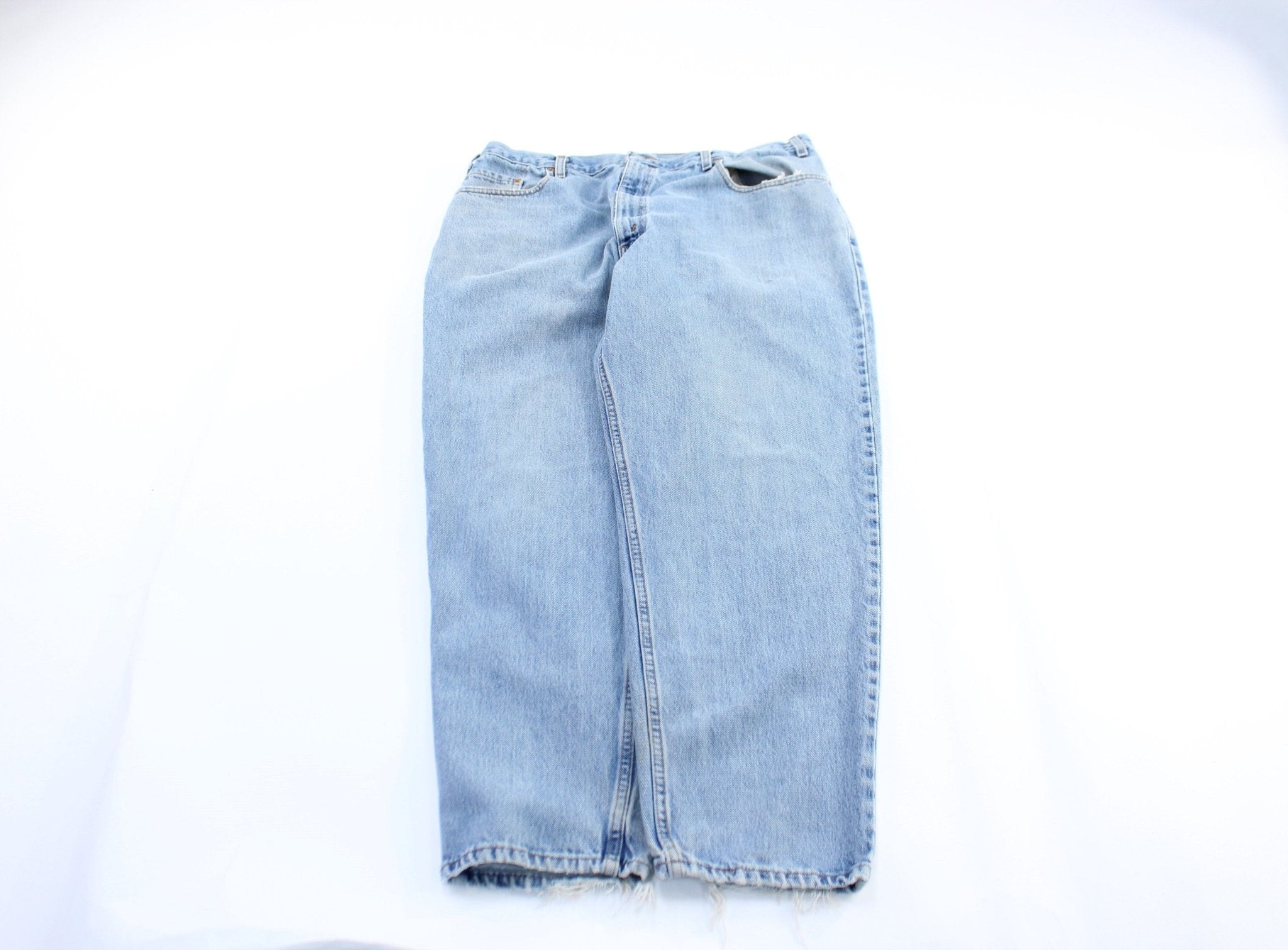 Levi's 560 Light Wash Denim Jeans - ThriftedThreads.com