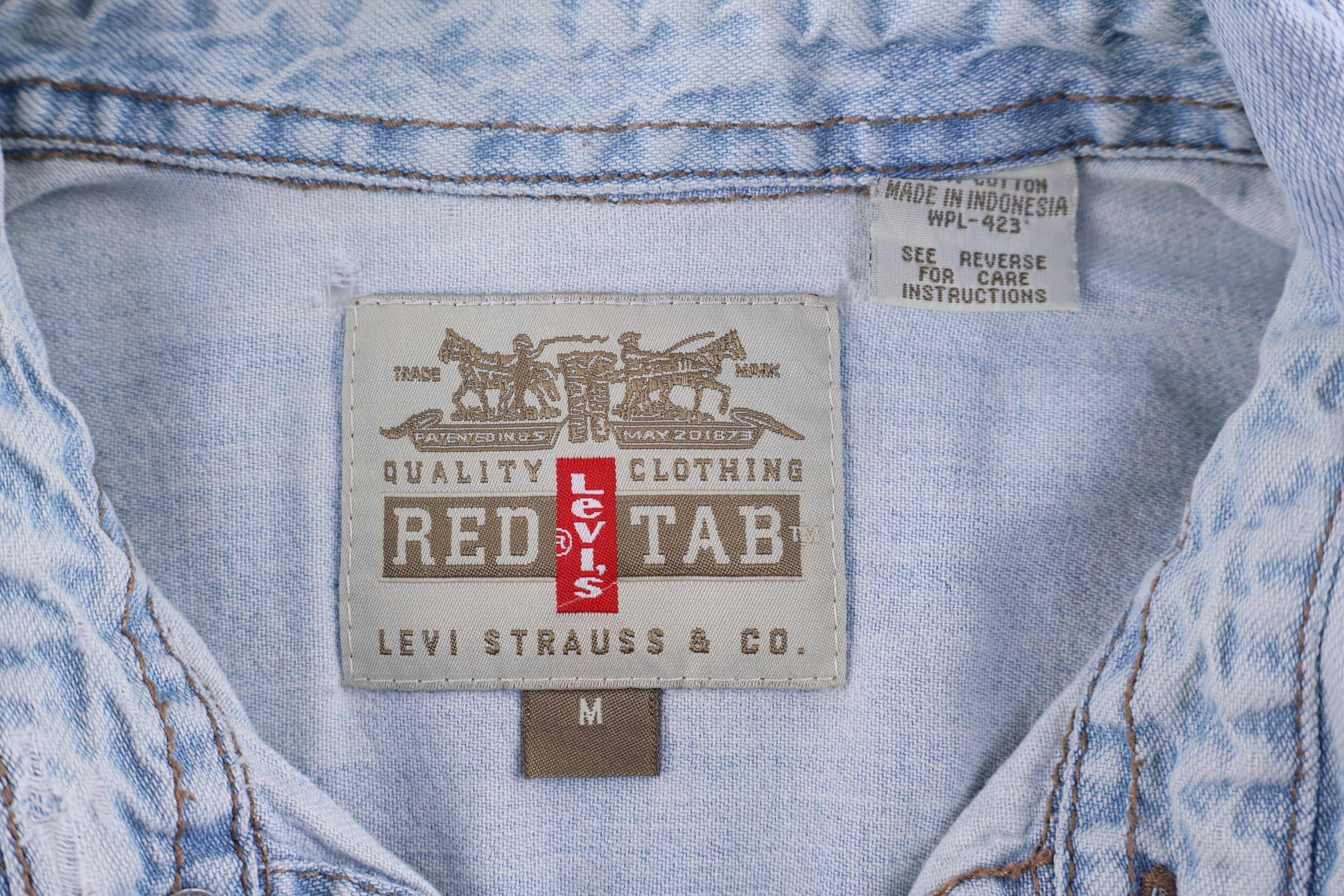Levi's Blue LS Button Down - Button Up - Thrifted Threads