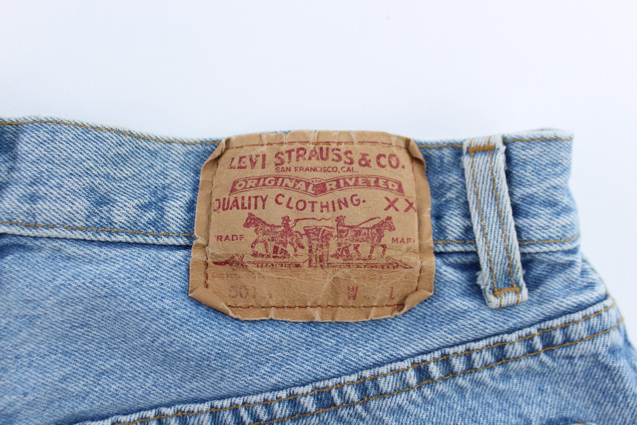 Levi's Light Wash Denim Jeans - ThriftedThreads.com