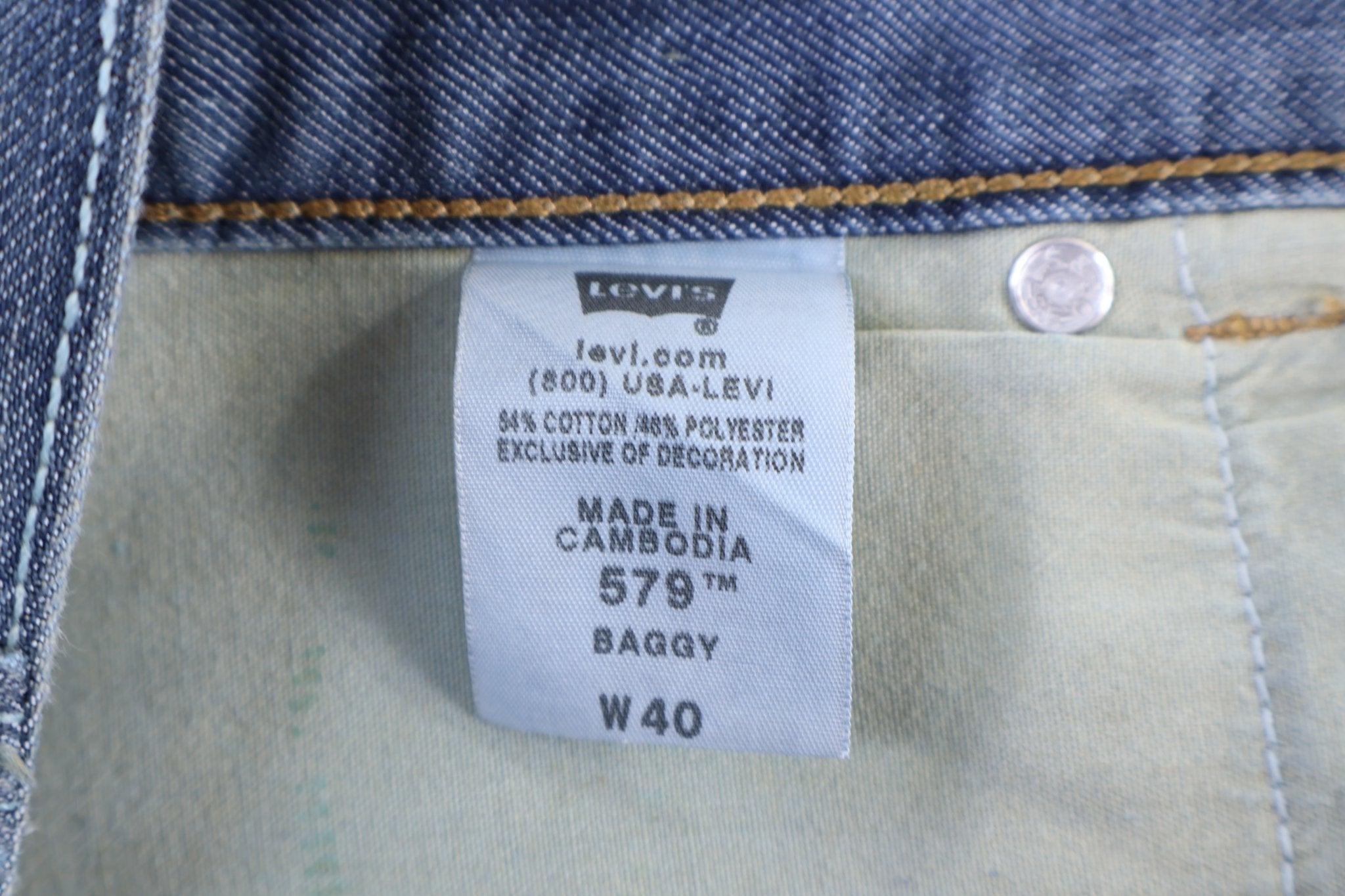 Levi's Medium Wash Denim Shorts - Pants/Shorts - Thrifted Threads