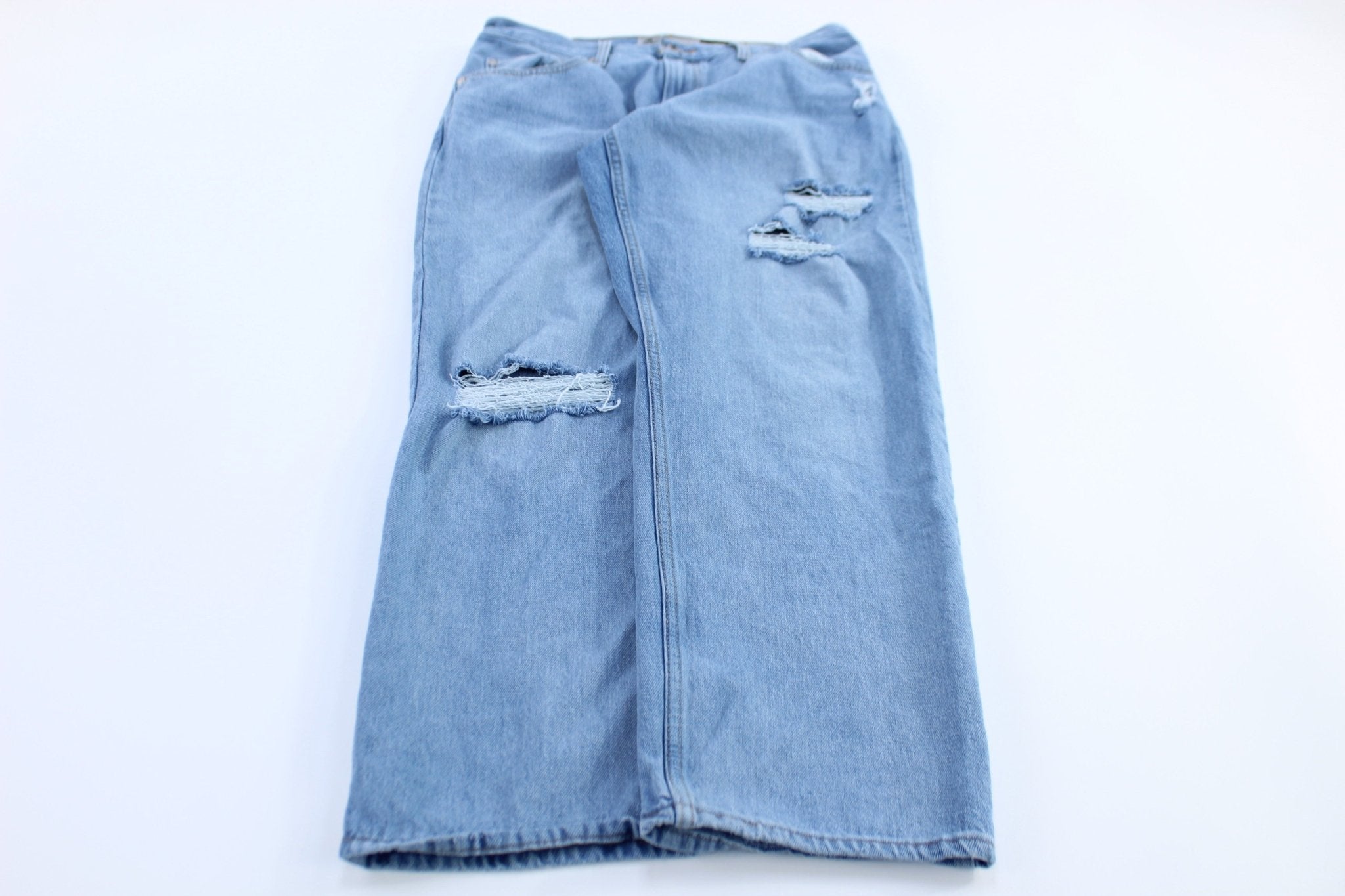 Levi's Silver Tab Light Wash Distressed Jeans - ThriftedThreads.com
