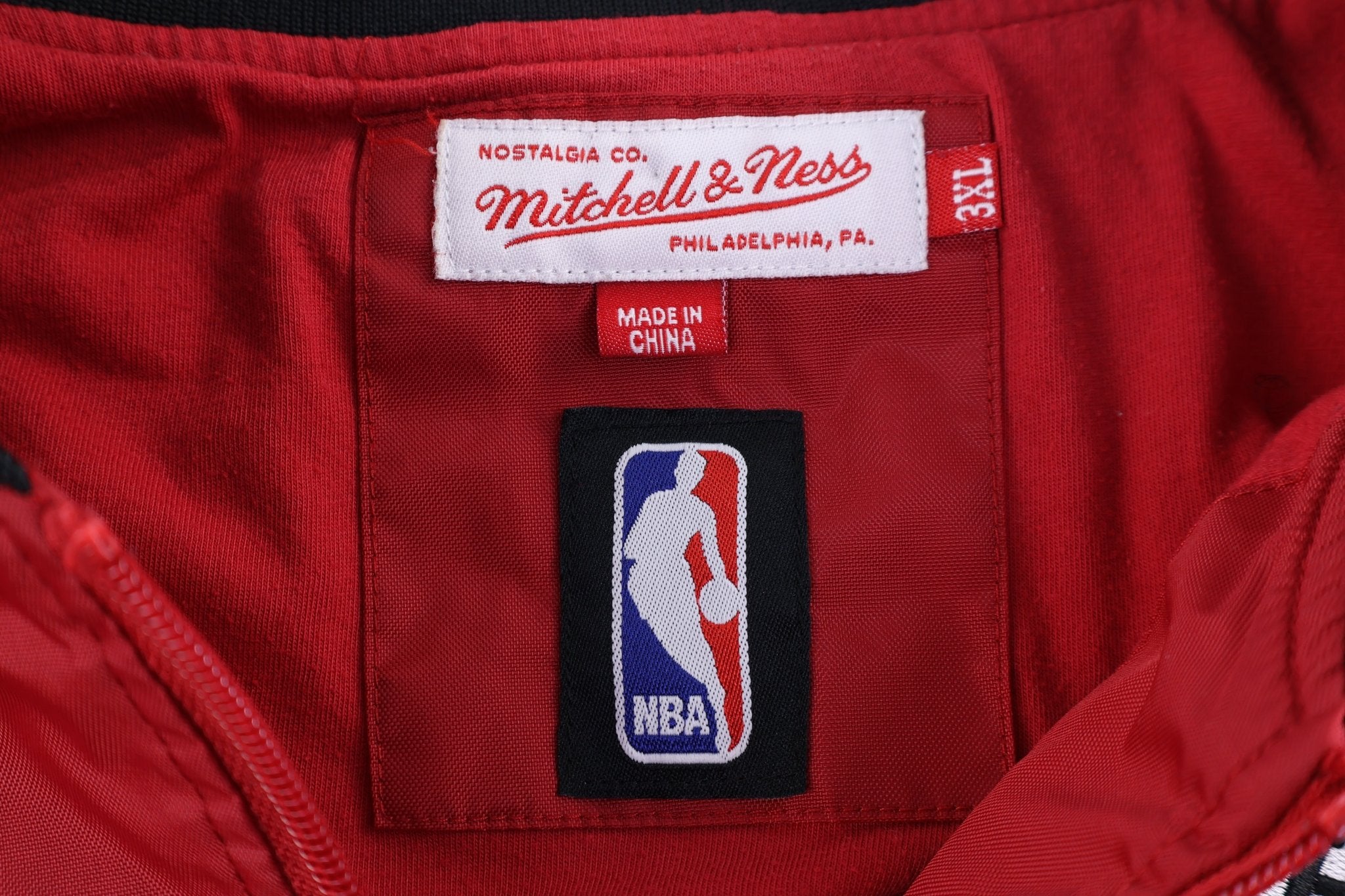 Mitchell & Ness Chicago Bulls Basketball Pullover Windbreaker - Jacket - Thrifted Threads