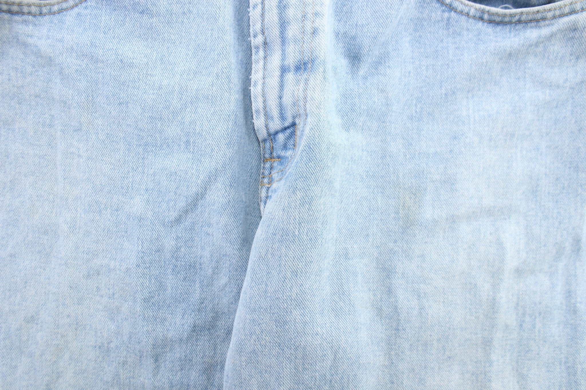 Nautica Jeans Light Wash Denim Jeans - ThriftedThreads.com