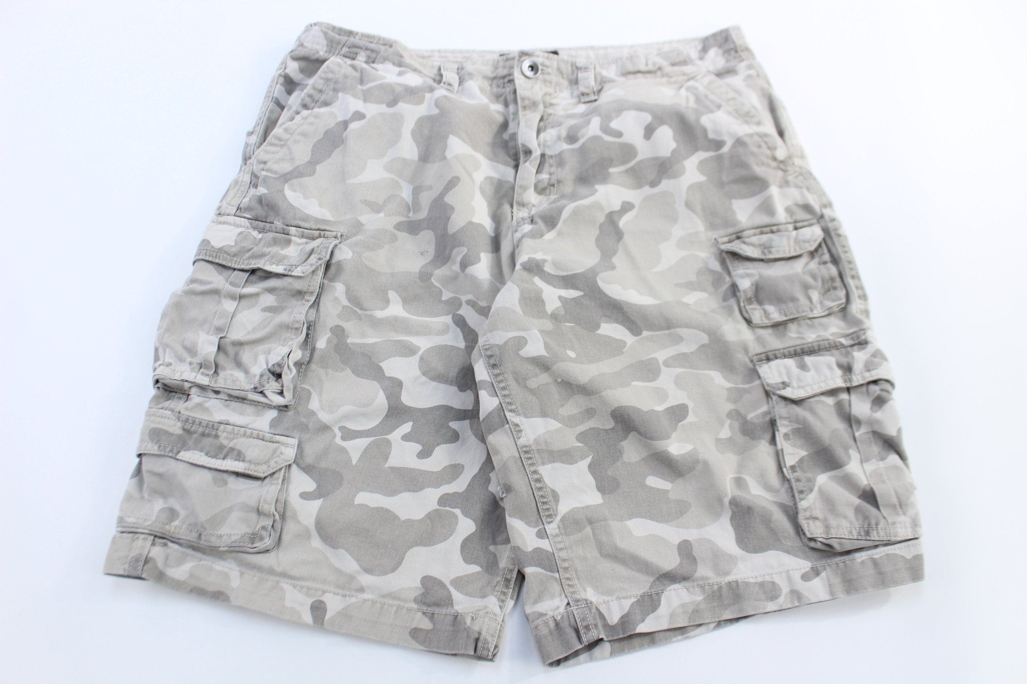 No Boundaries Camo Cargo Shorts - Pants/Shorts - Thrifted Threads