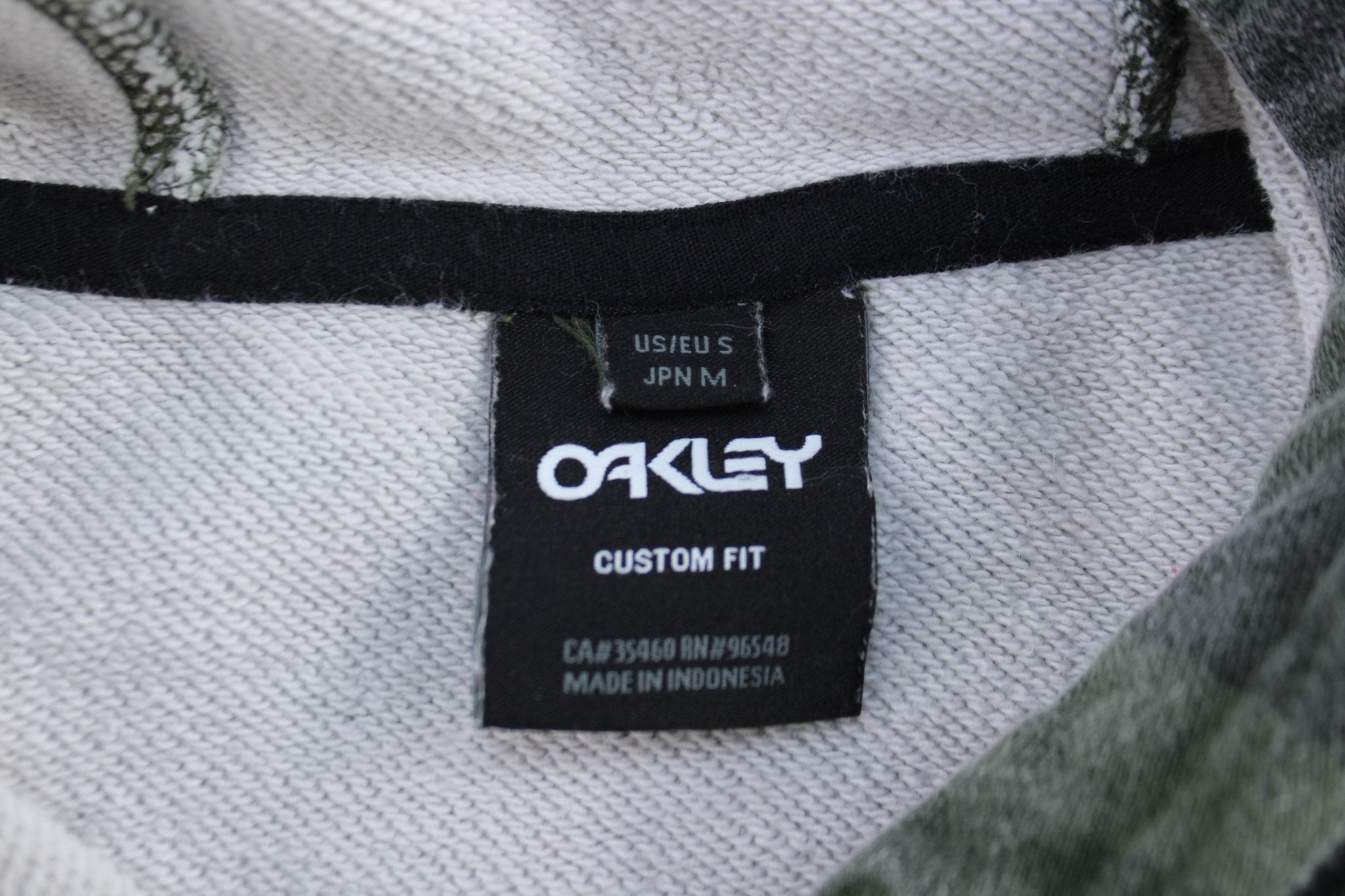 Oakley Spellout Logo Camo Pullover Hoodie - Jackets - Thrifted Threads