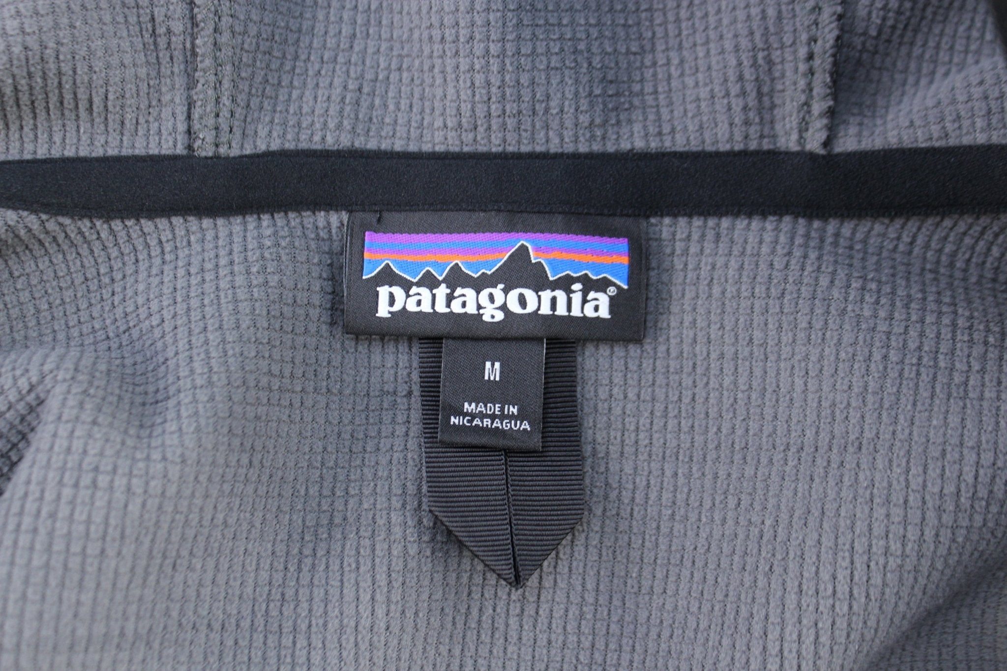 Patagonia Embroidered Logo Black Adze Hybrid Jacket - ThriftedThreads.com