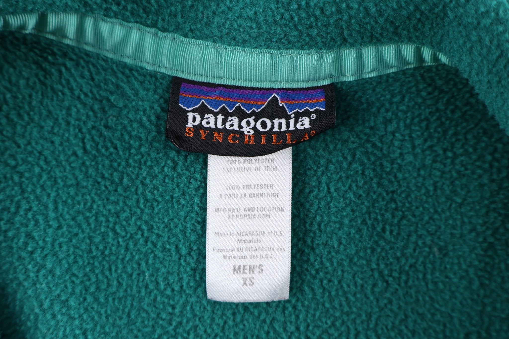 Patagonia Logo Patch Synchilla Snap-T Pulover - Sweater - Thrifted Threads