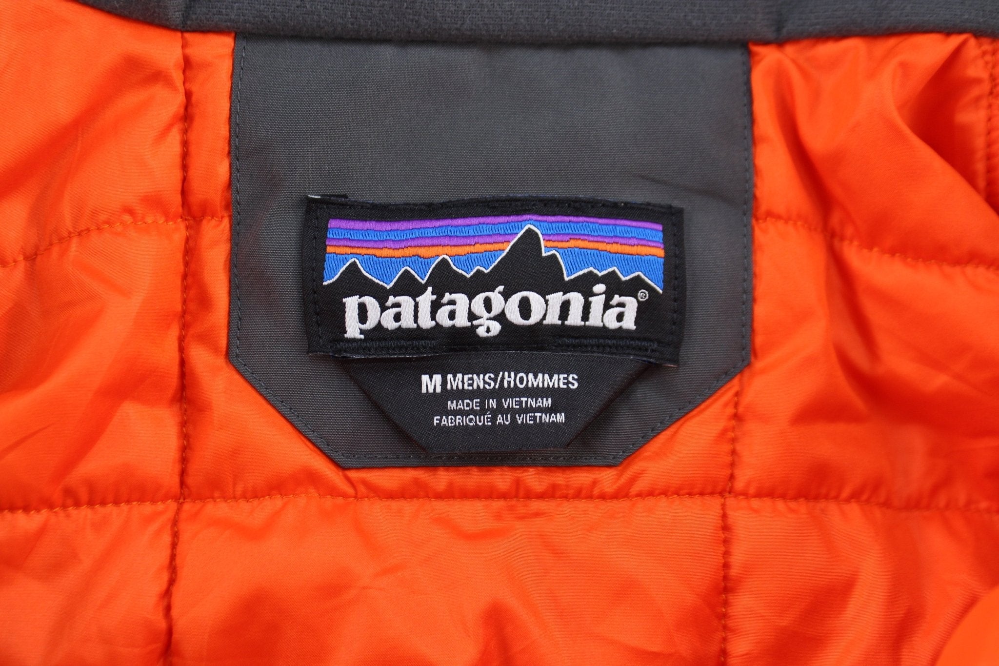 Patagonia Spellout Logo Grey Powder Bowl Gore - Tex Jacket - ThriftedThreads.com