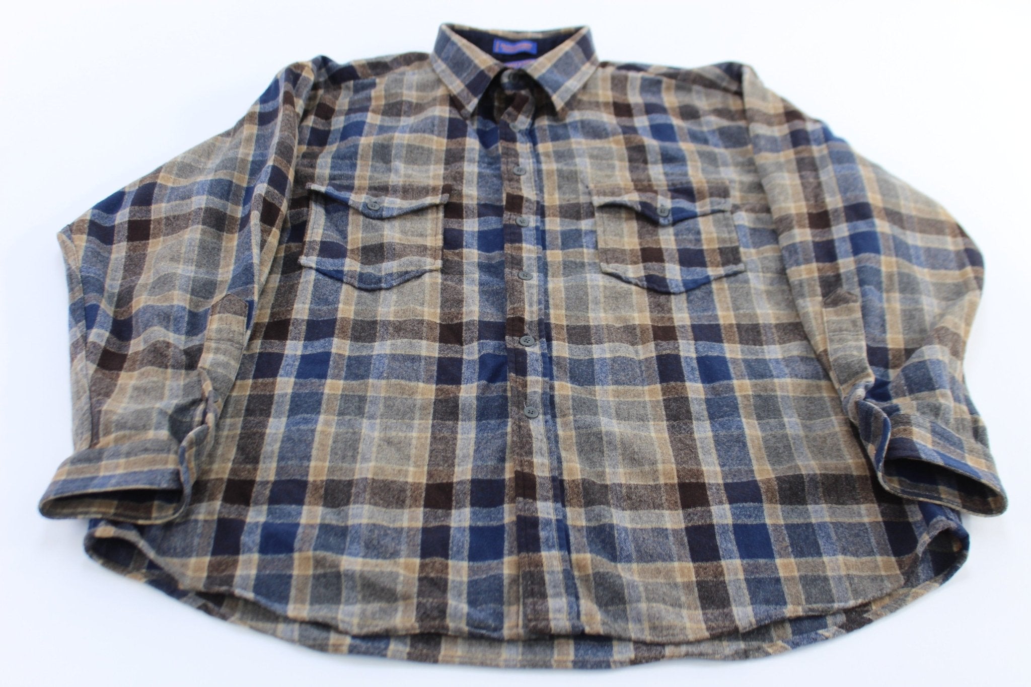 Pendleton Woolen Mills Outdoorsman Plaid LS Button Down - ThriftedThreads.com