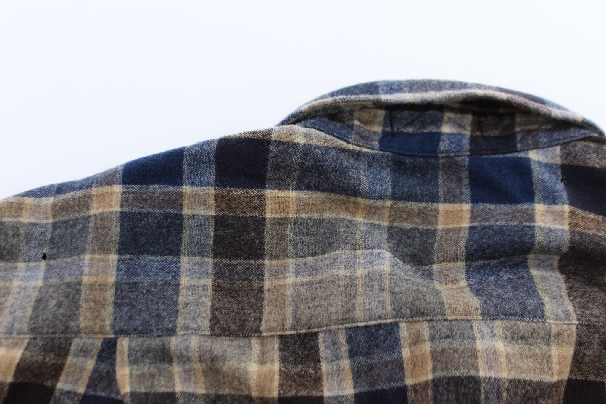 Pendleton Woolen Mills Outdoorsman Plaid LS Button Down - ThriftedThreads.com