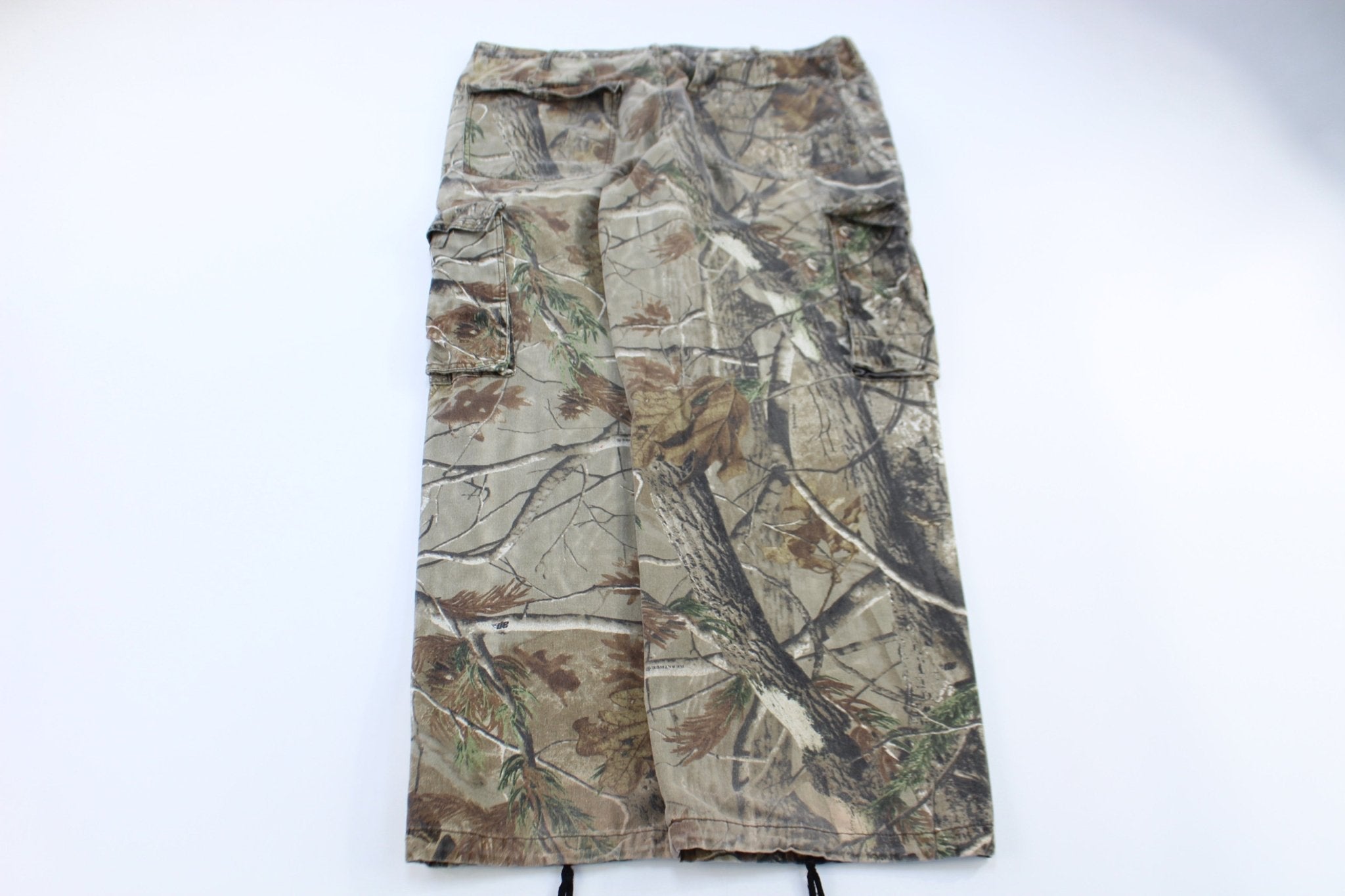 Real Tree Camo Cargo Pants - Pants/Shorts - Thrifted Threads