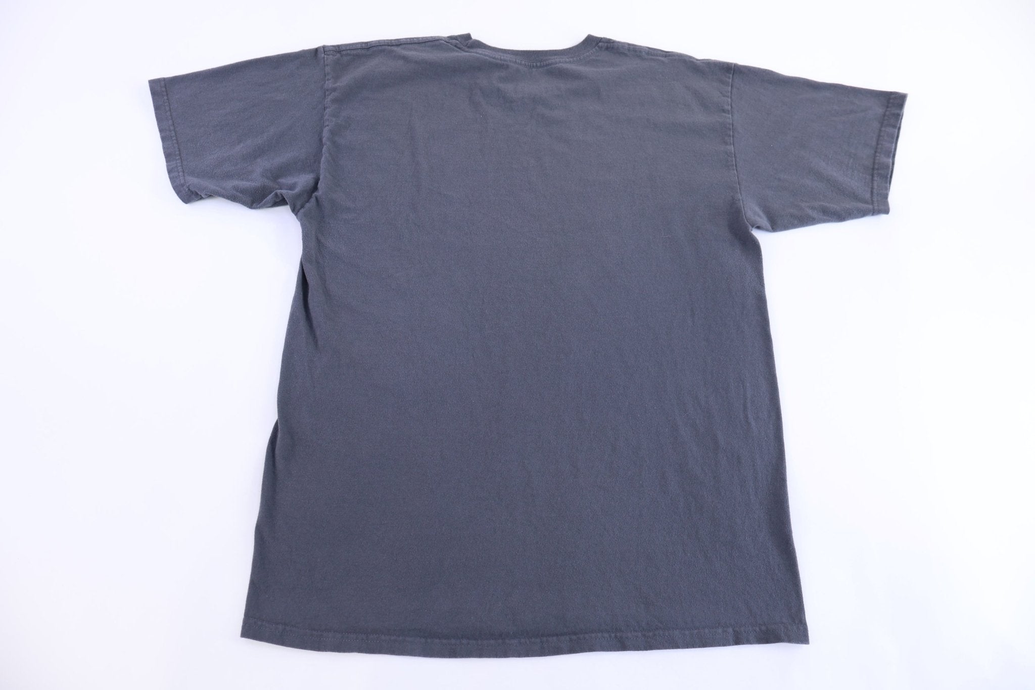 Tapout Cross Graphic T-shirt - Shirts & Tops - Thrifted Threads