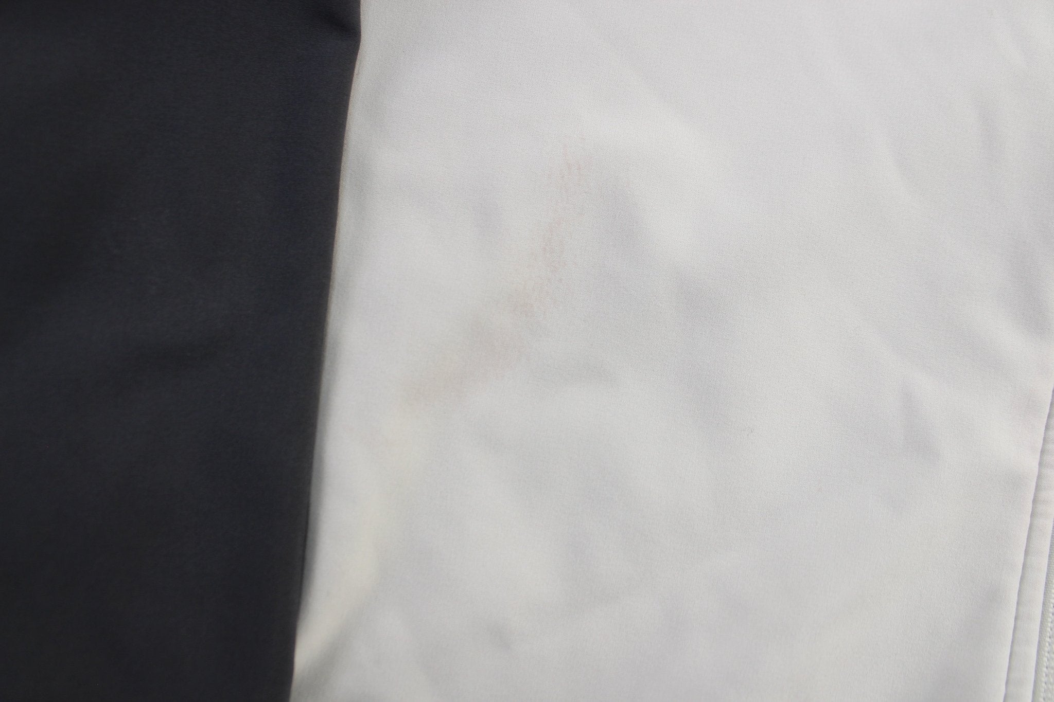 The North Face Embroidered Logo Grey & White Zip Up Jacket - ThriftedThreads.com