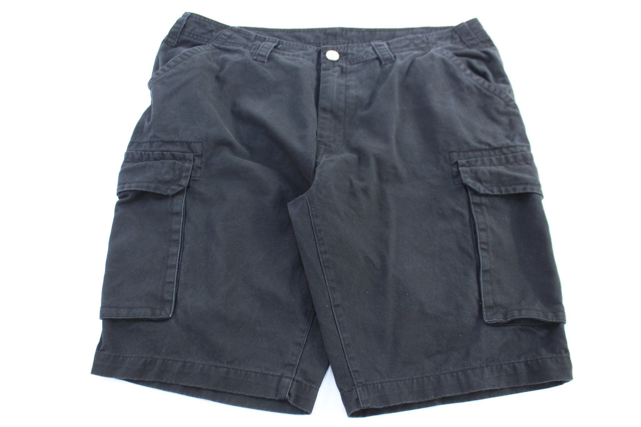 True Religion Black Cargo shorts - Pants/Shorts - Thrifted Threads