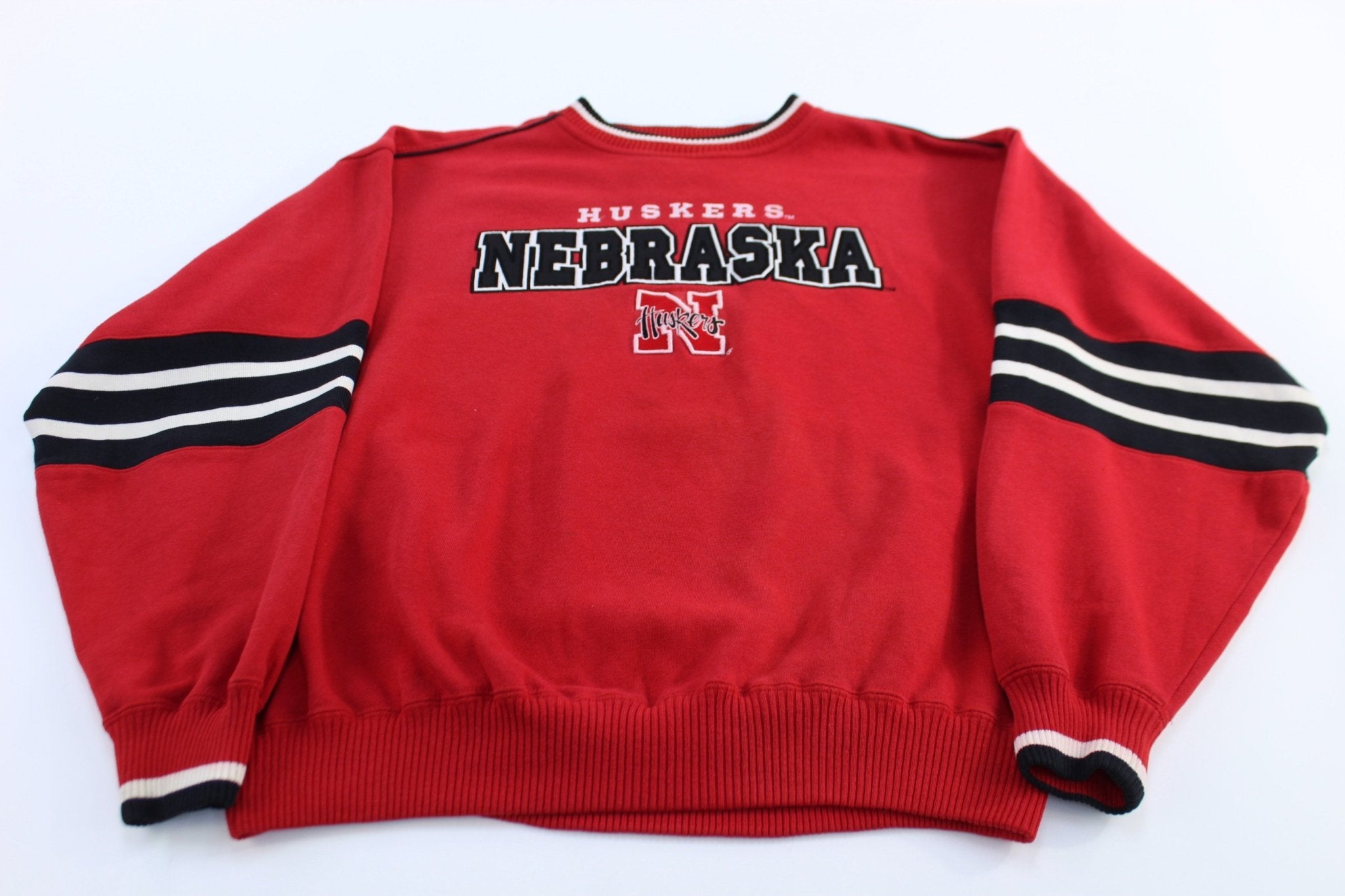 University of Nebraska Huskers Embroidered Sweatshirt - ThriftedThreads.com