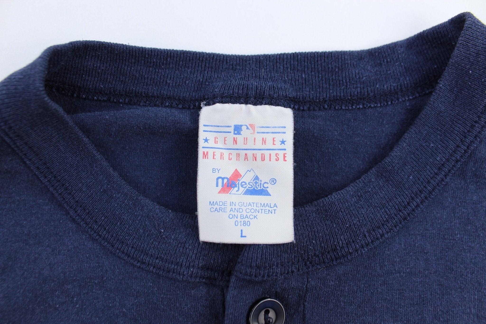 Vintage Atlanta Braves Baseball Majestic T-Shirt - ThriftedThreads.com