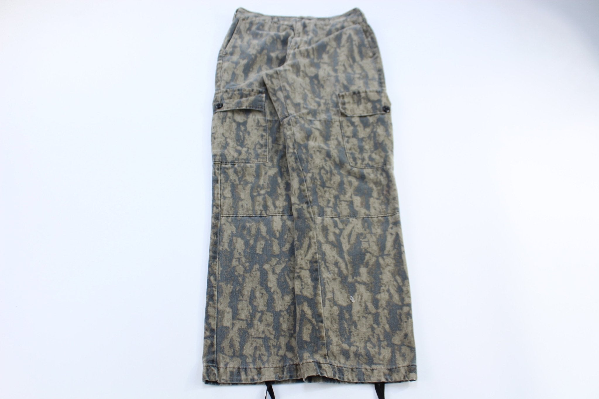 Vintage Camo Cargo Pants - Pants - Thrifted Threads