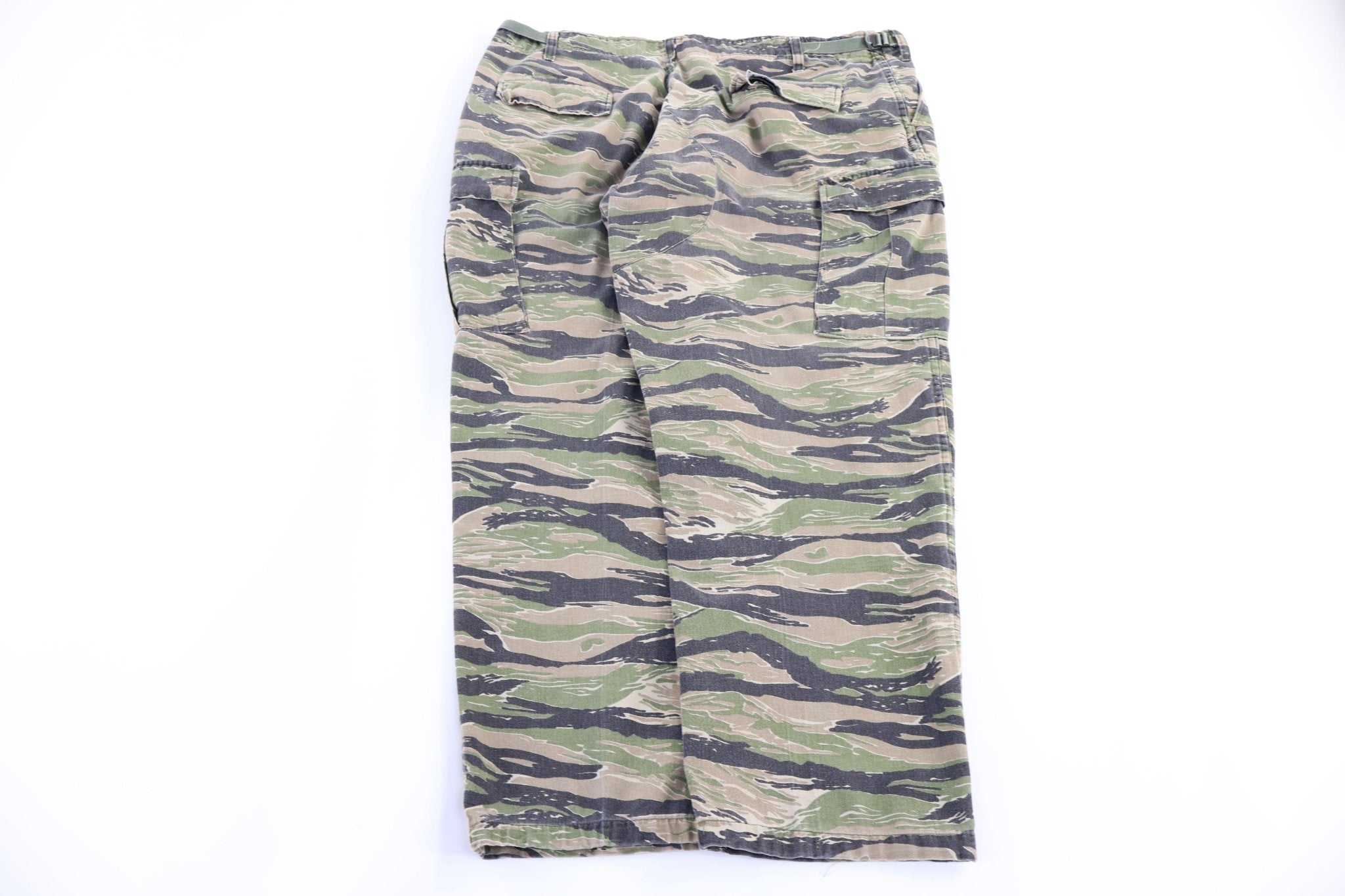 Vintage Camo Cargo Pants - Pants/Shorts - Thrifted Threads