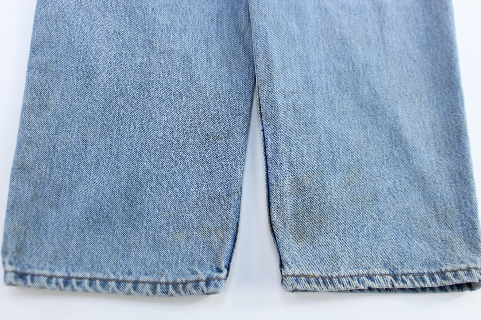 Vintage Levi's 550 Light Wash Relaxed Fit Denim Jeans - ThriftedThreads.com