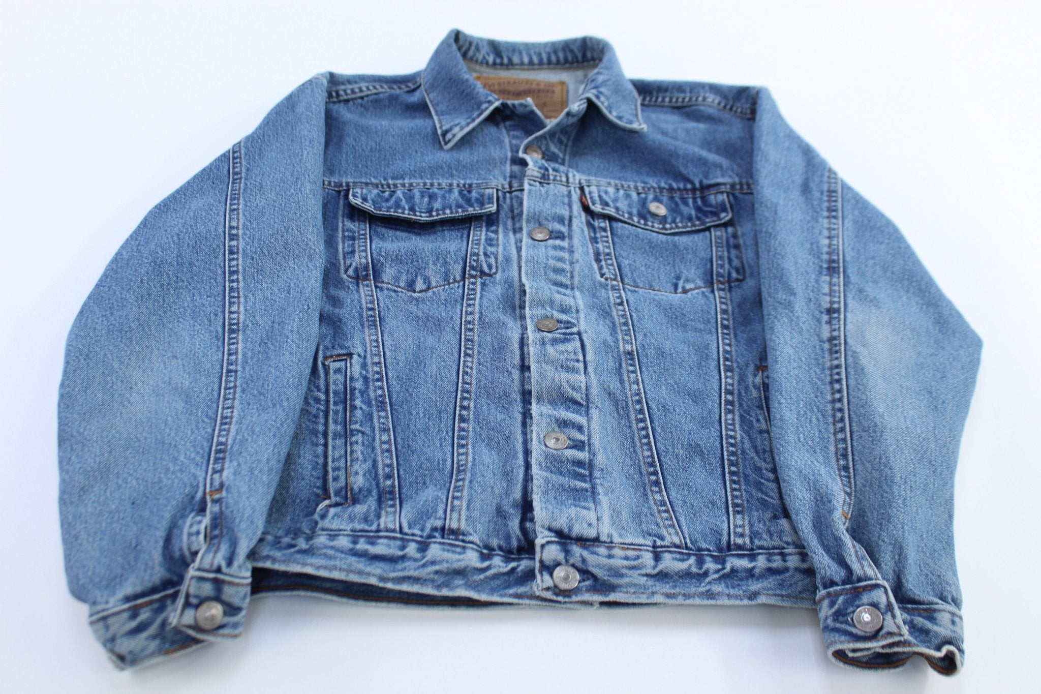 Vintage Levi's Medium Wash Denim Trucker Jacket - ThriftedThreads.com