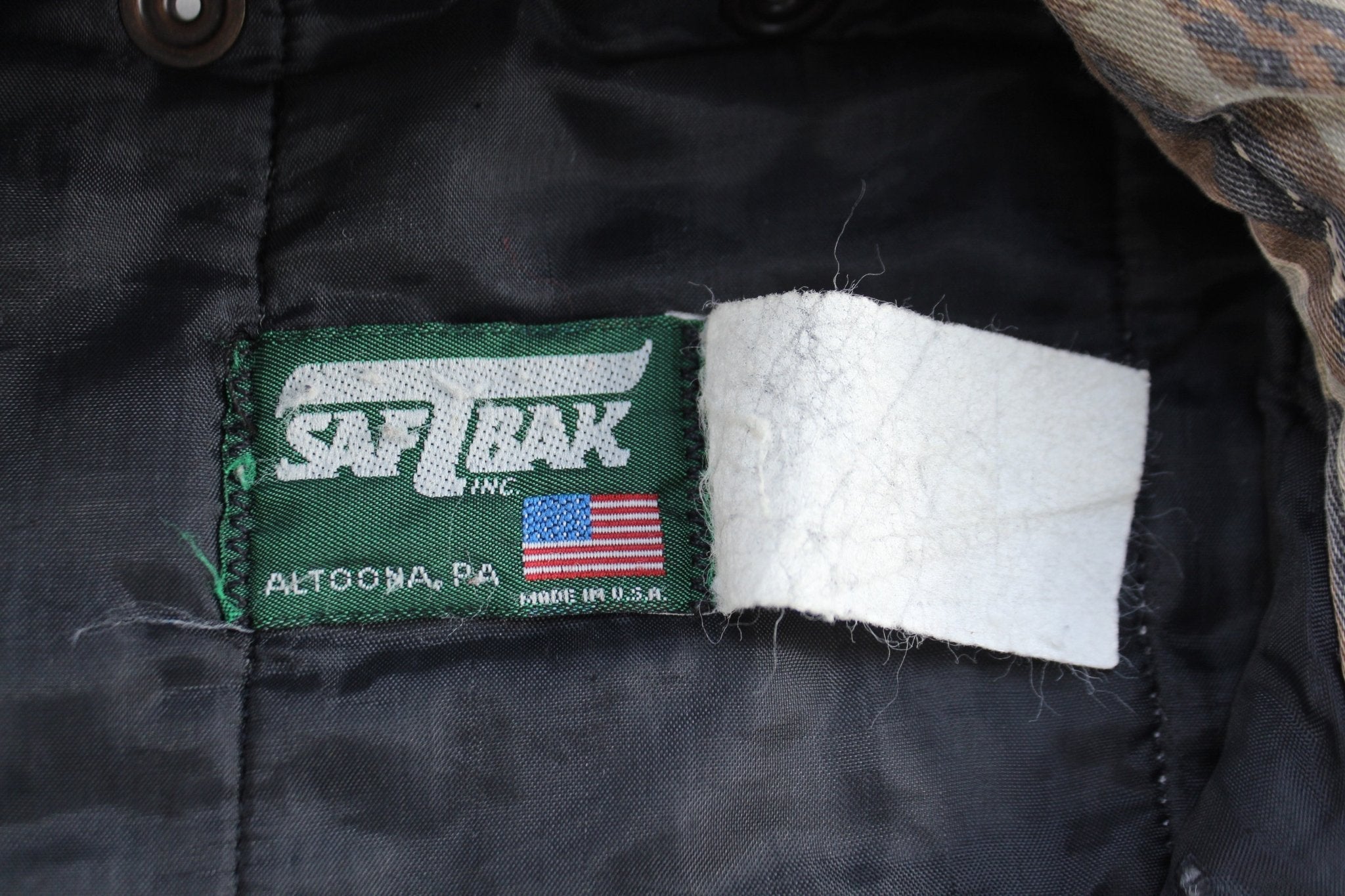 Vintage Saftbak Realtree Camo Zip Up Jacket - ThriftedThreads.com