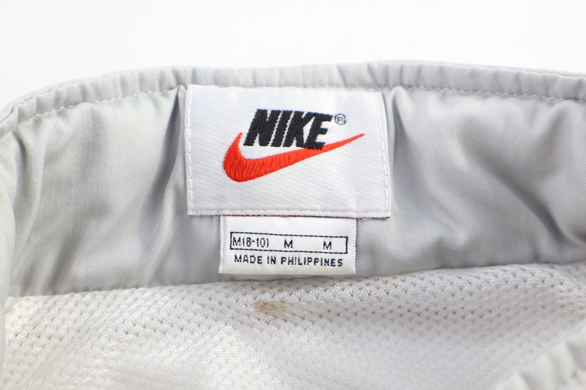 Women's 90's Nike Embroidered Logo Full Zip Jacket - jacket - Thrifted Threads