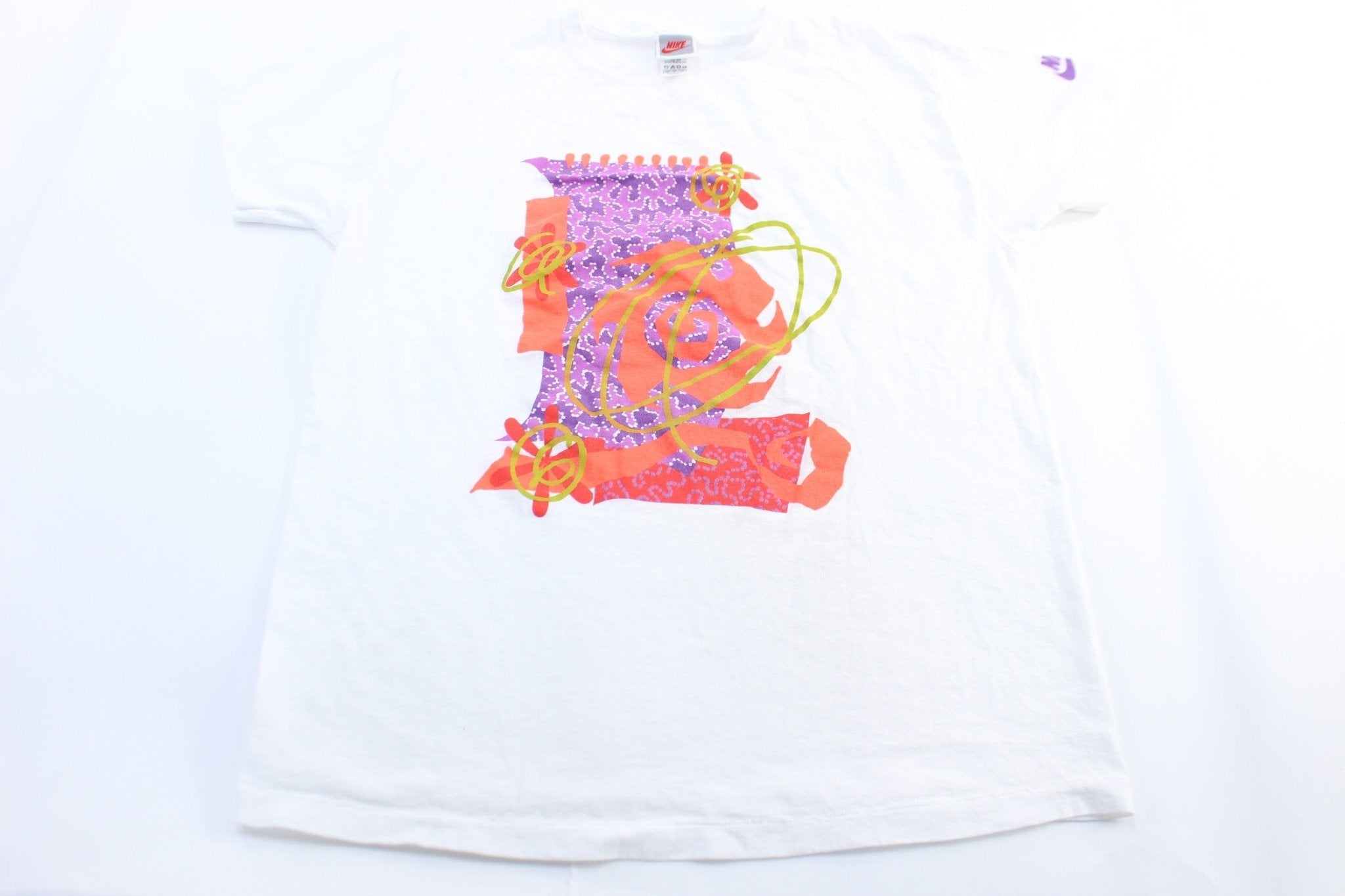 Women's 90's Nike Logo Graphic T-Shirt - T-Shirt - Thrifted Threads