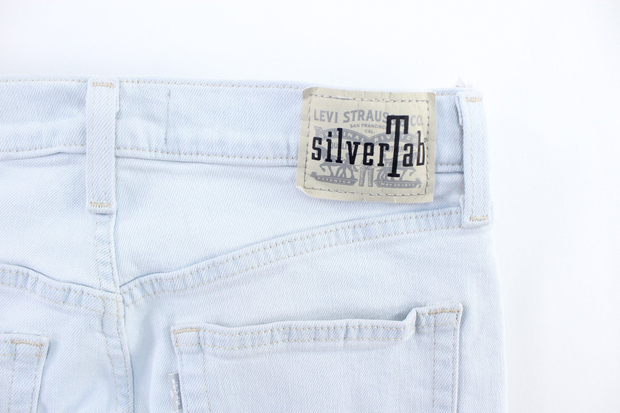 Women's Levi's SilverTab Mom Jean Light Wash Denim Jeans - ThriftedThreads.com