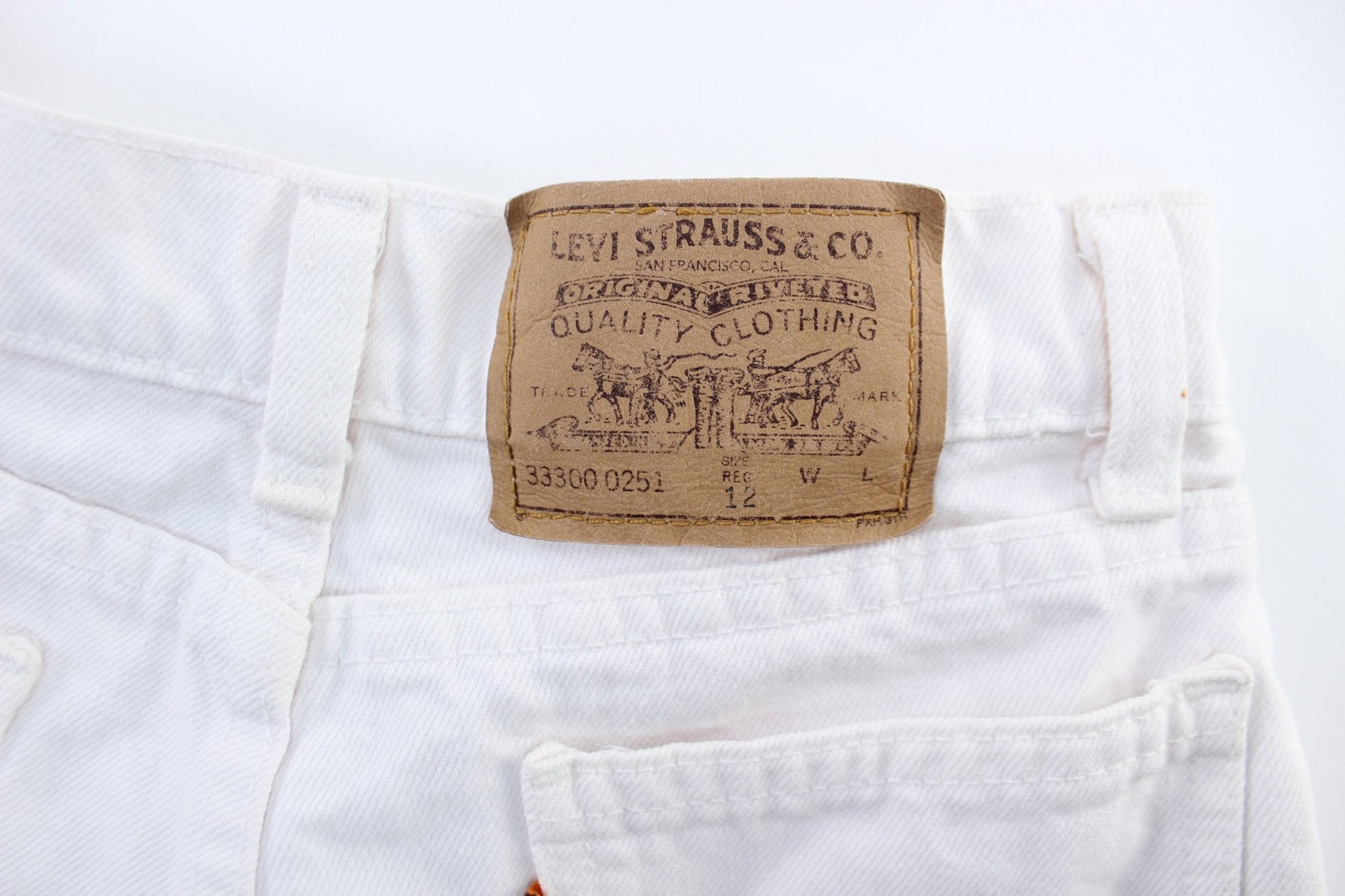 Women's Levi's White Denim Shorts - ThriftedThreads.com