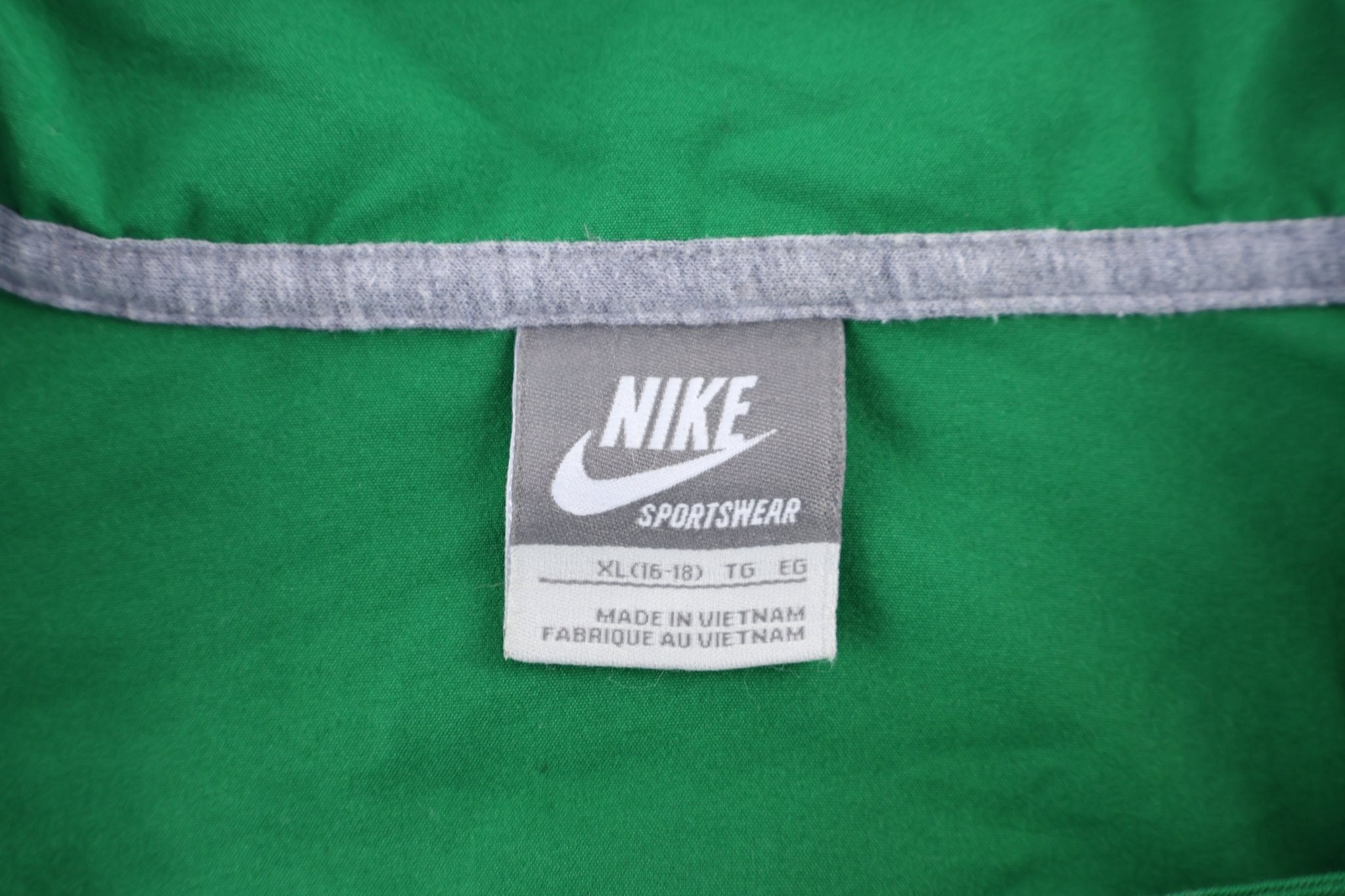 Women's Nike Embroidered Logo Full Zip Jacket - Jacket - Thrifted Threads
