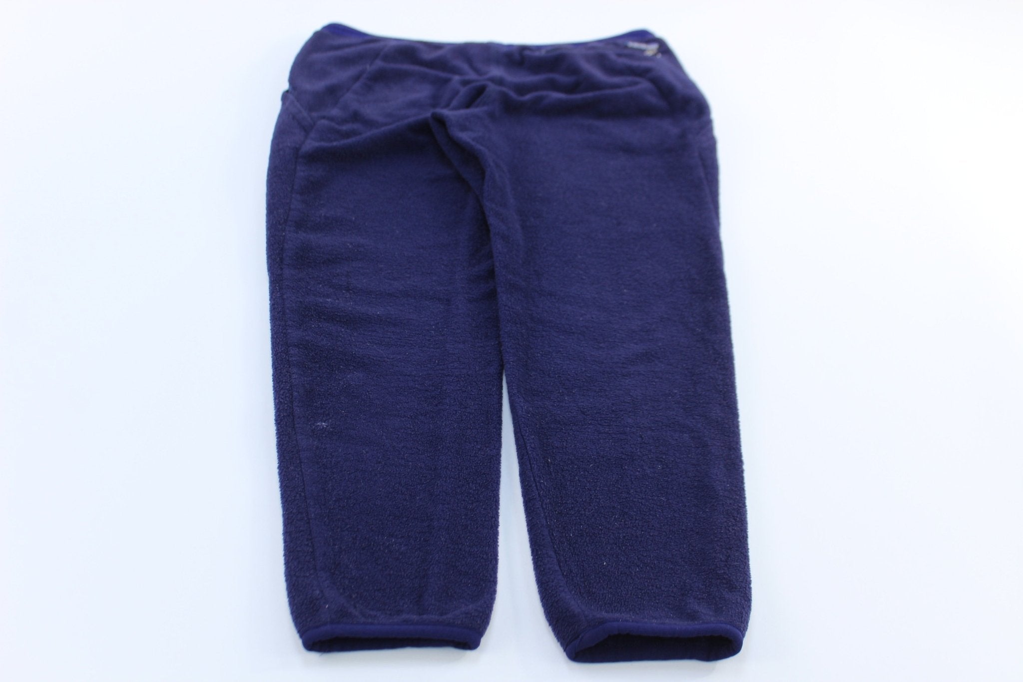 Women's Patagonia Logo Patch Purple Fleece Pants - ThriftedThreads.com
