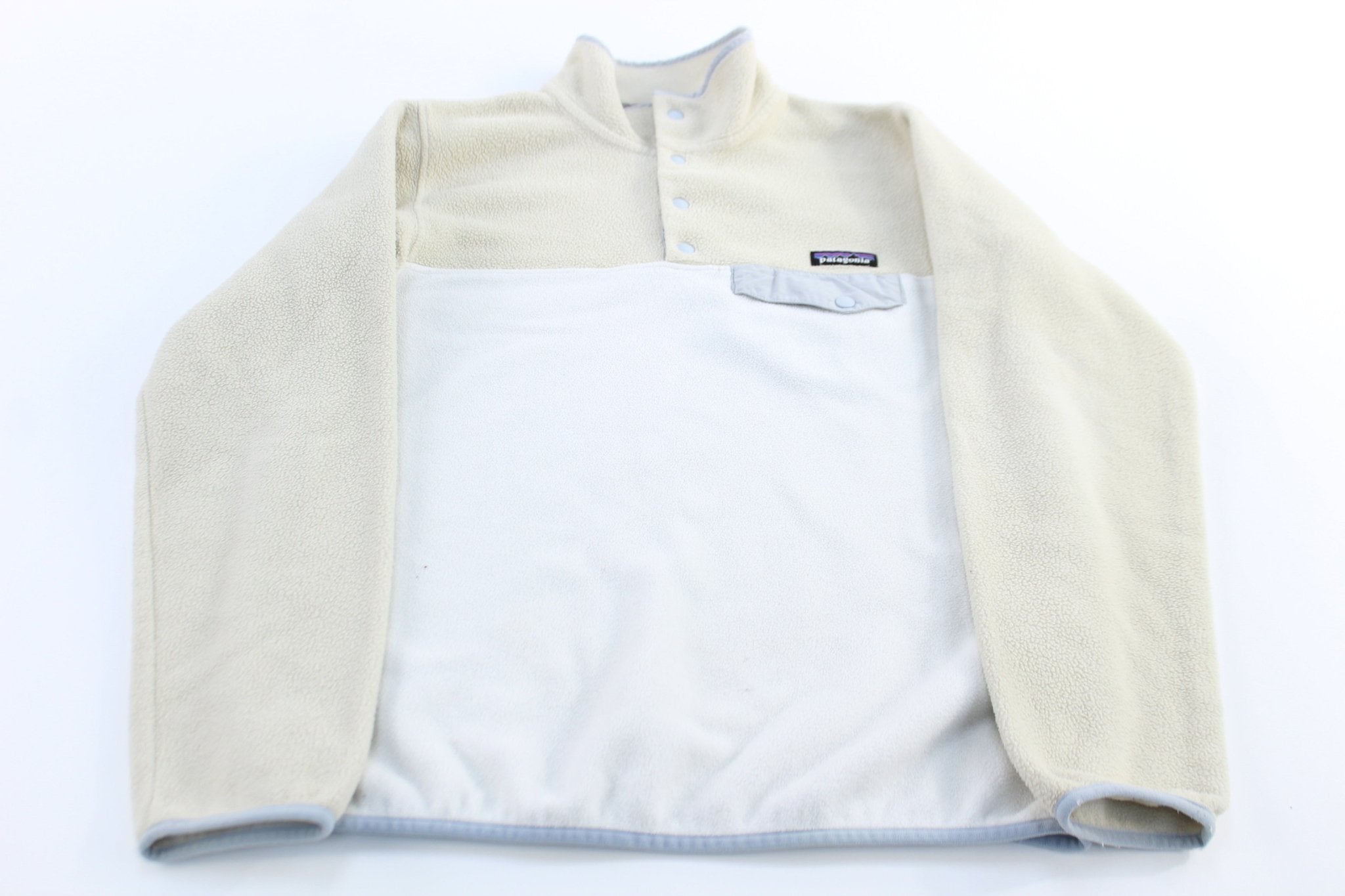 Women's Patagonia Logo Patch White & Beige Snap - T Fleece Pullover - ThriftedThreads.com