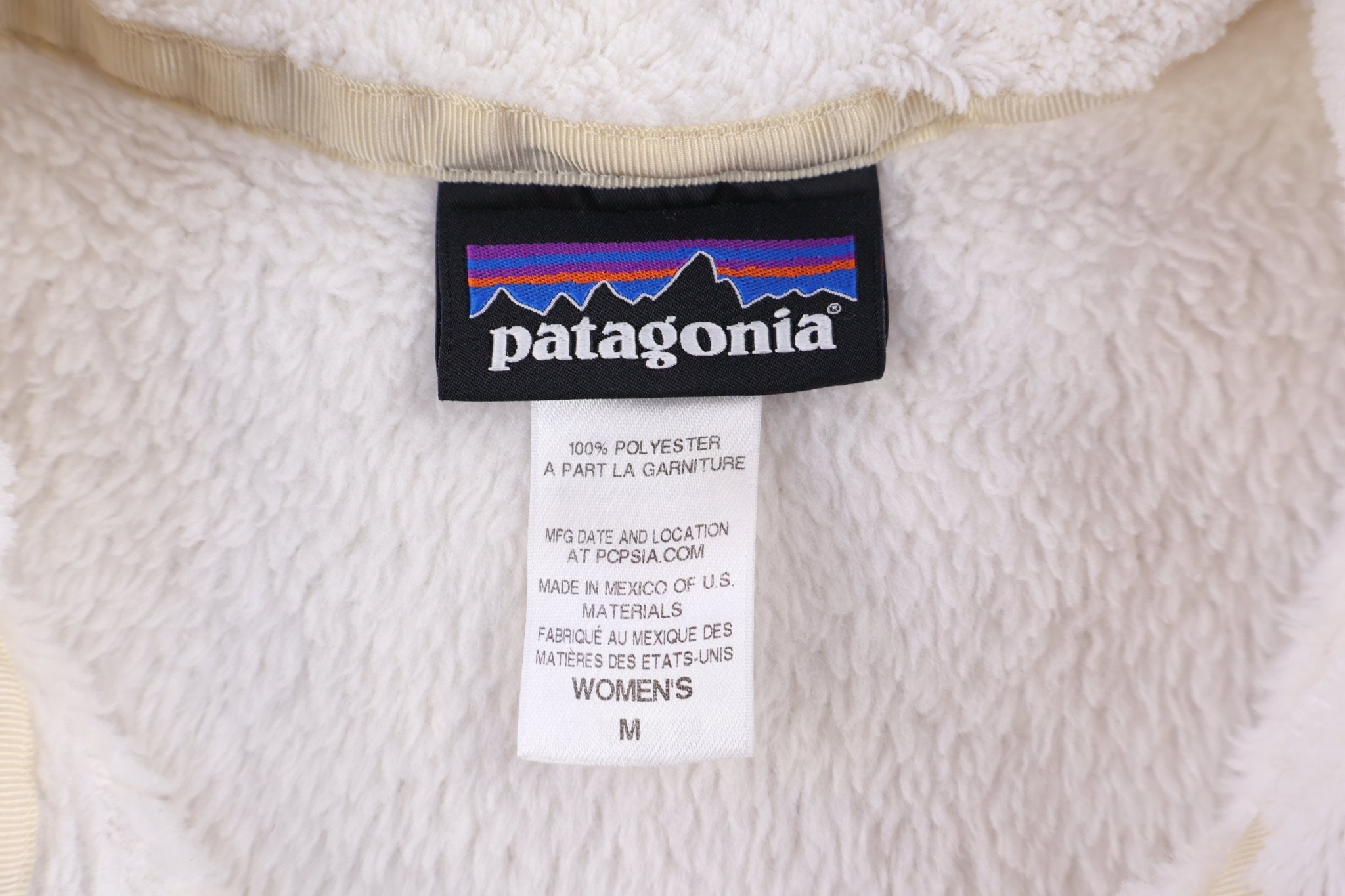 Women's Patagonia Logo Patch White Pullover Sweater - Sweater - Thrifted Threads
