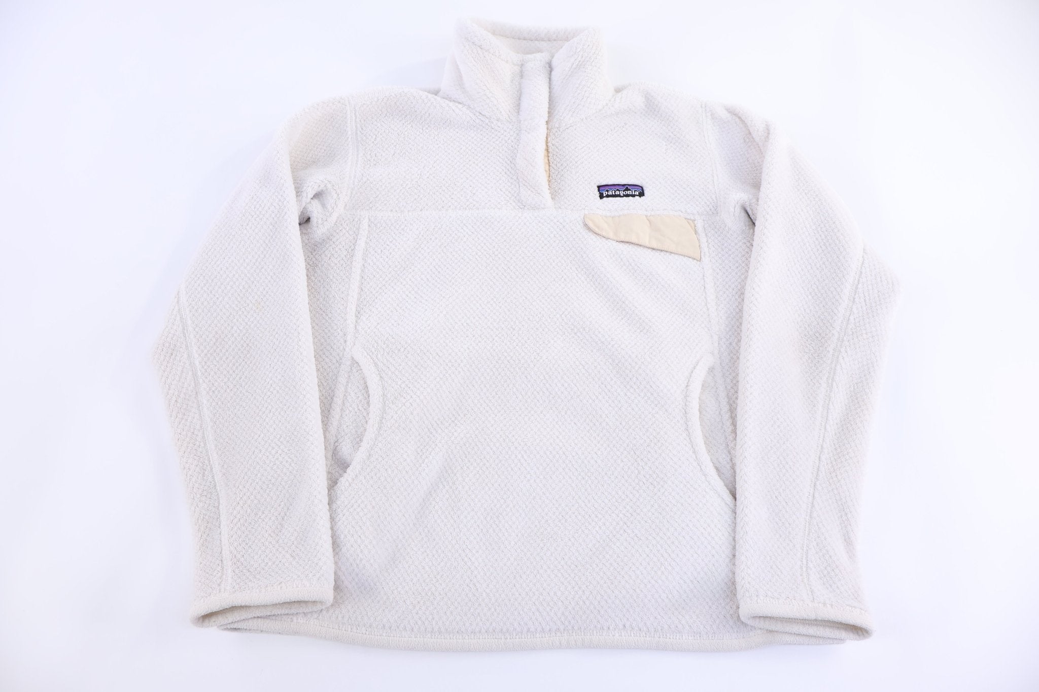 Women's Patagonia Logo Patch White Pullover Sweater - Sweater - Thrifted Threads