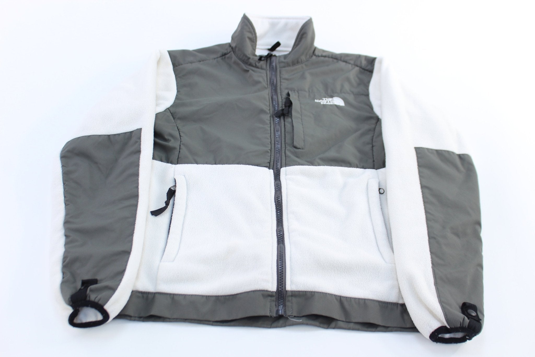 Women's The North Face Embroidered Logo Grey & White Denali Jacket - ThriftedThreads.com