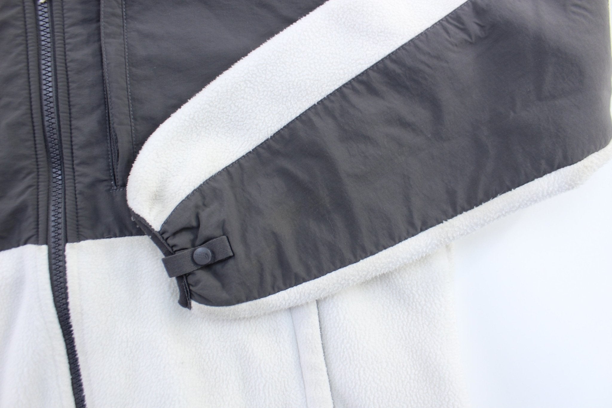 Women's The North Face Grey & White Denali Hooded Jacket - ThriftedThreads.com