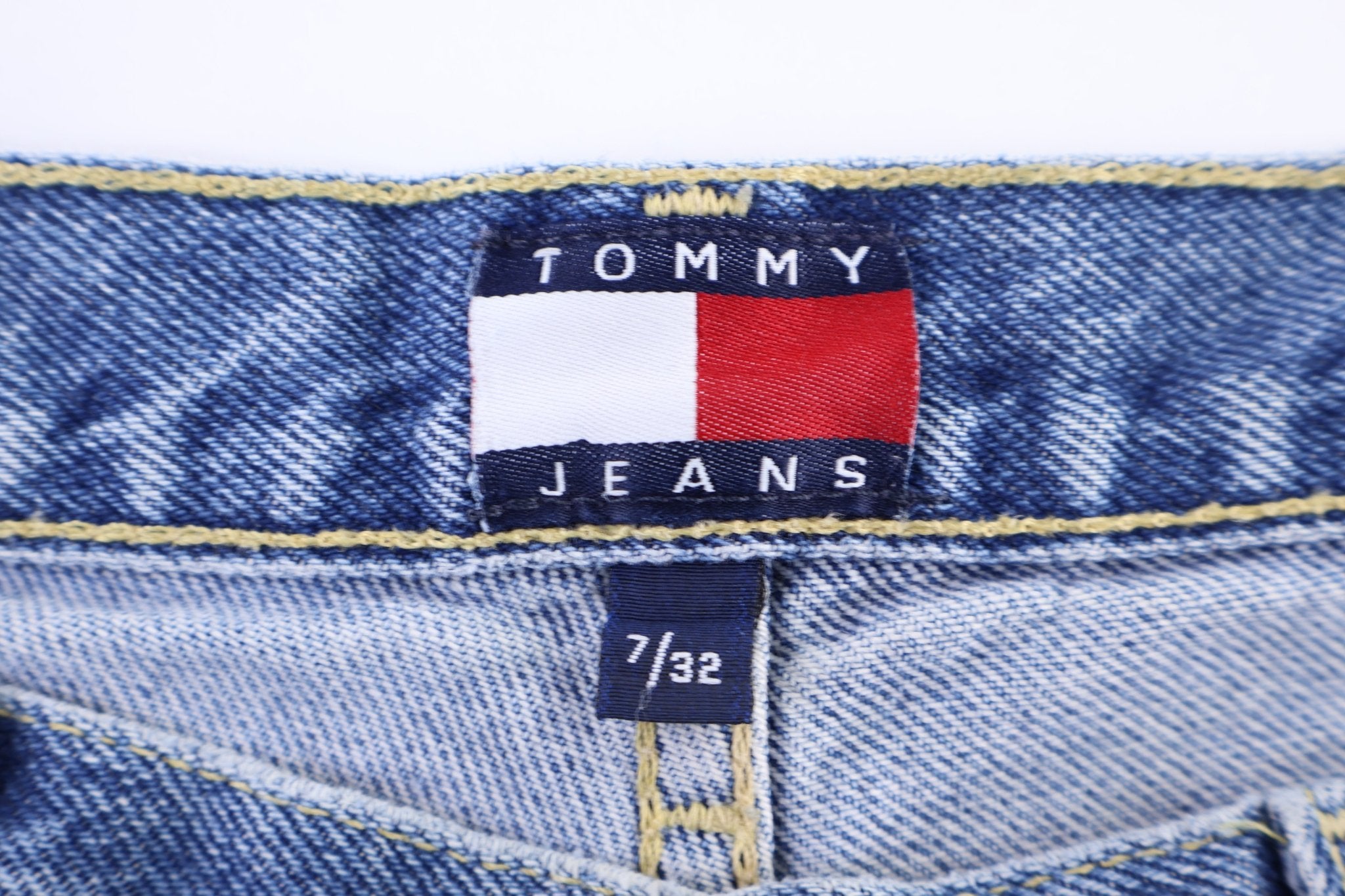 Women's Tommy Hilfiger Light Wash Denim Jeans - Pants - Thrifted Threads