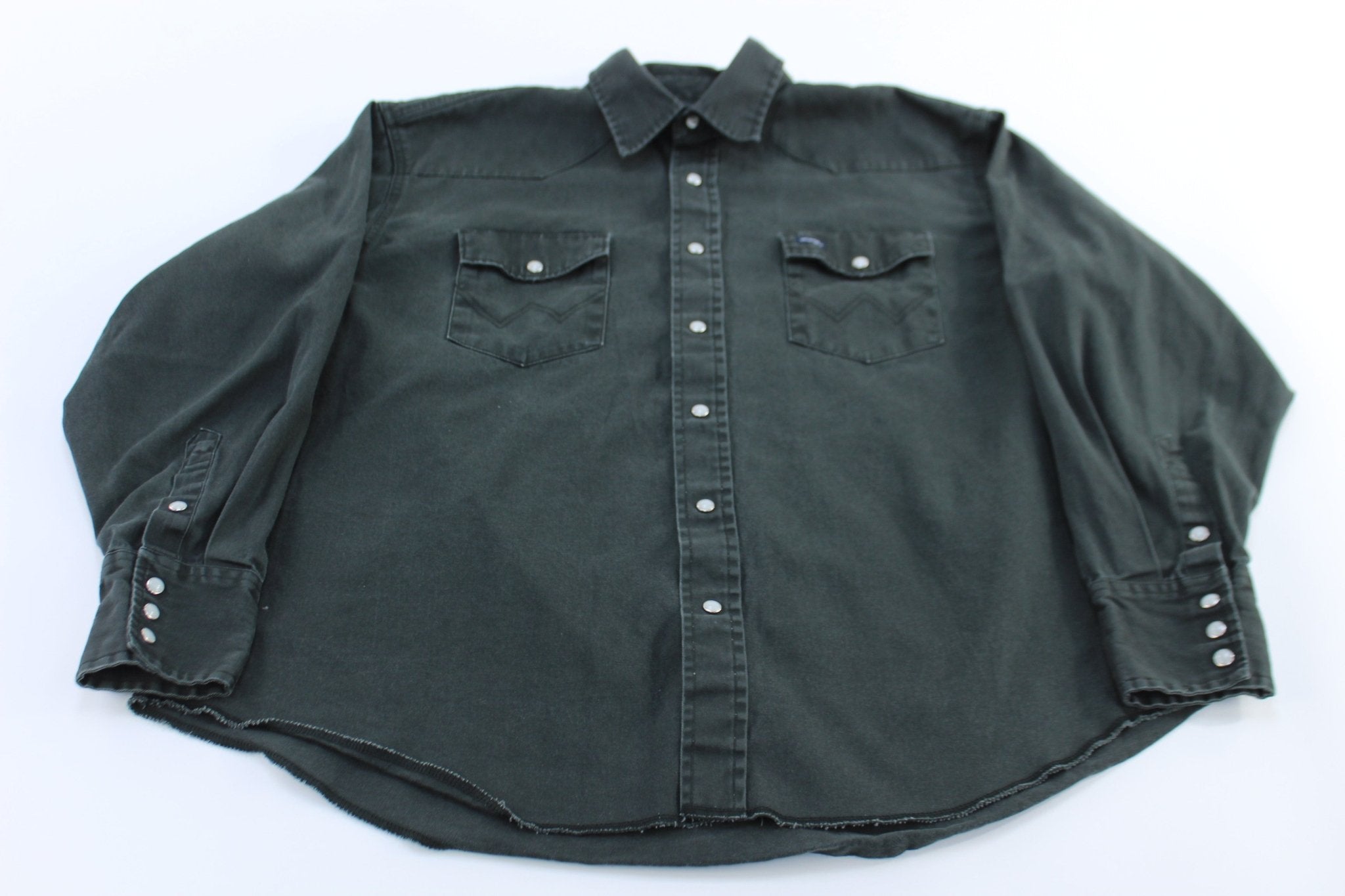 Wrangler Black Pearl Snap LS Button Down - ThriftedThreads.com