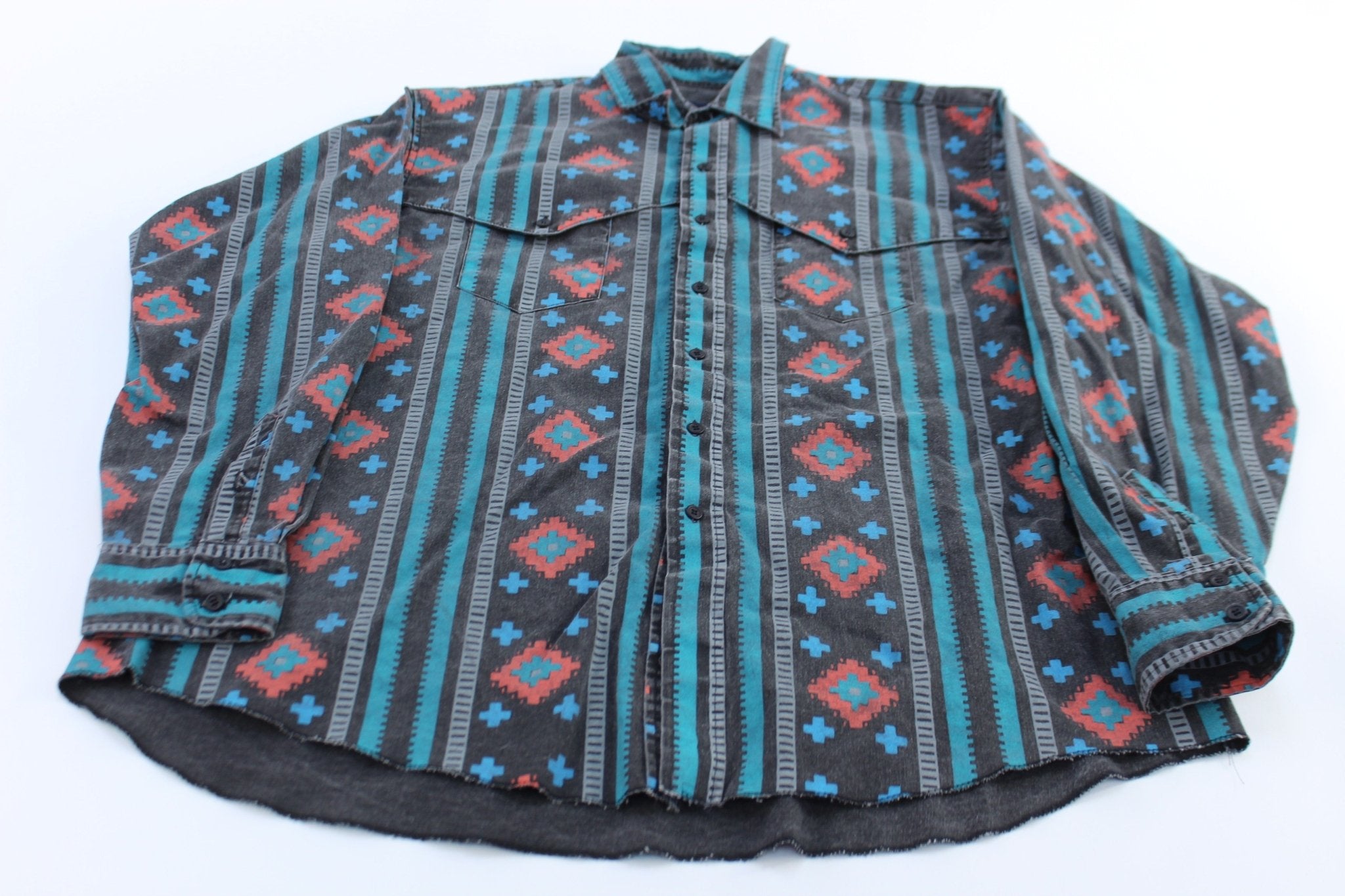 Wrangler Western Patterned LS Button Down - ThriftedThreads.com