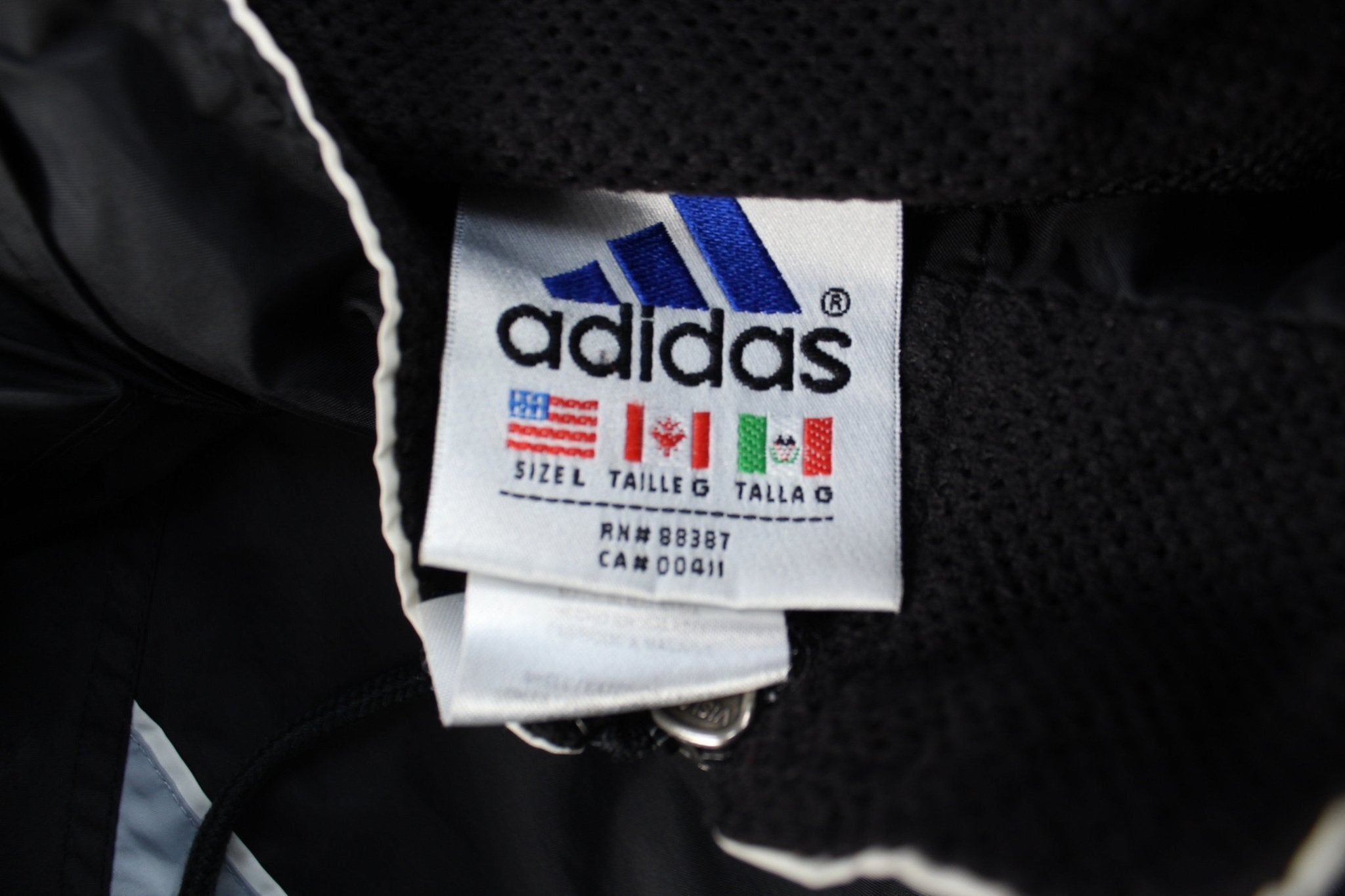 Adidas best sale silver logo